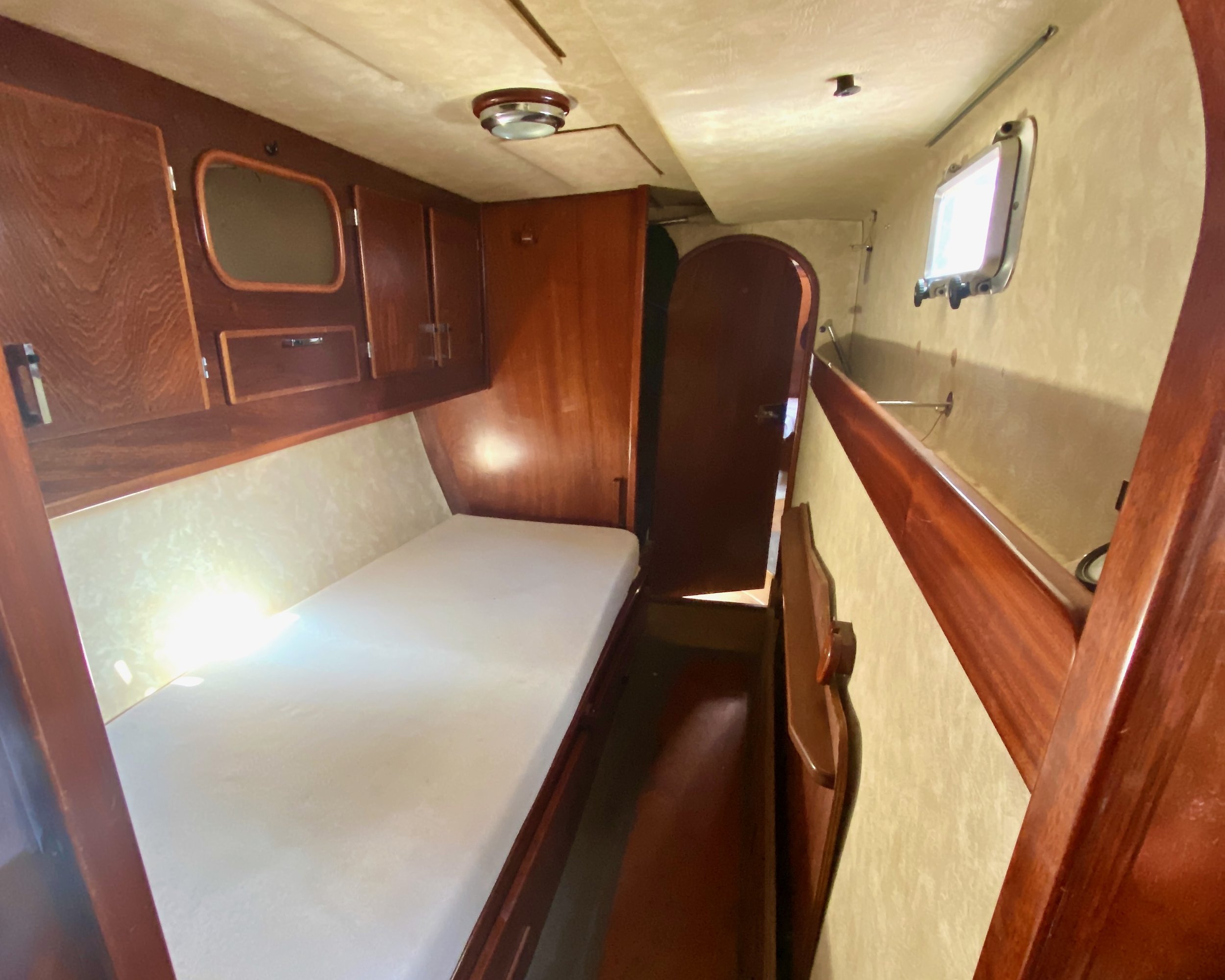 Amel Super Maramu interior pilot berth stern