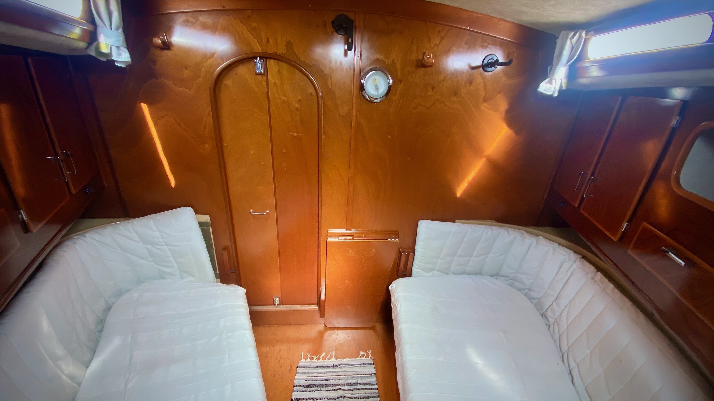 Amel Super Maramu interior forecabin stern
