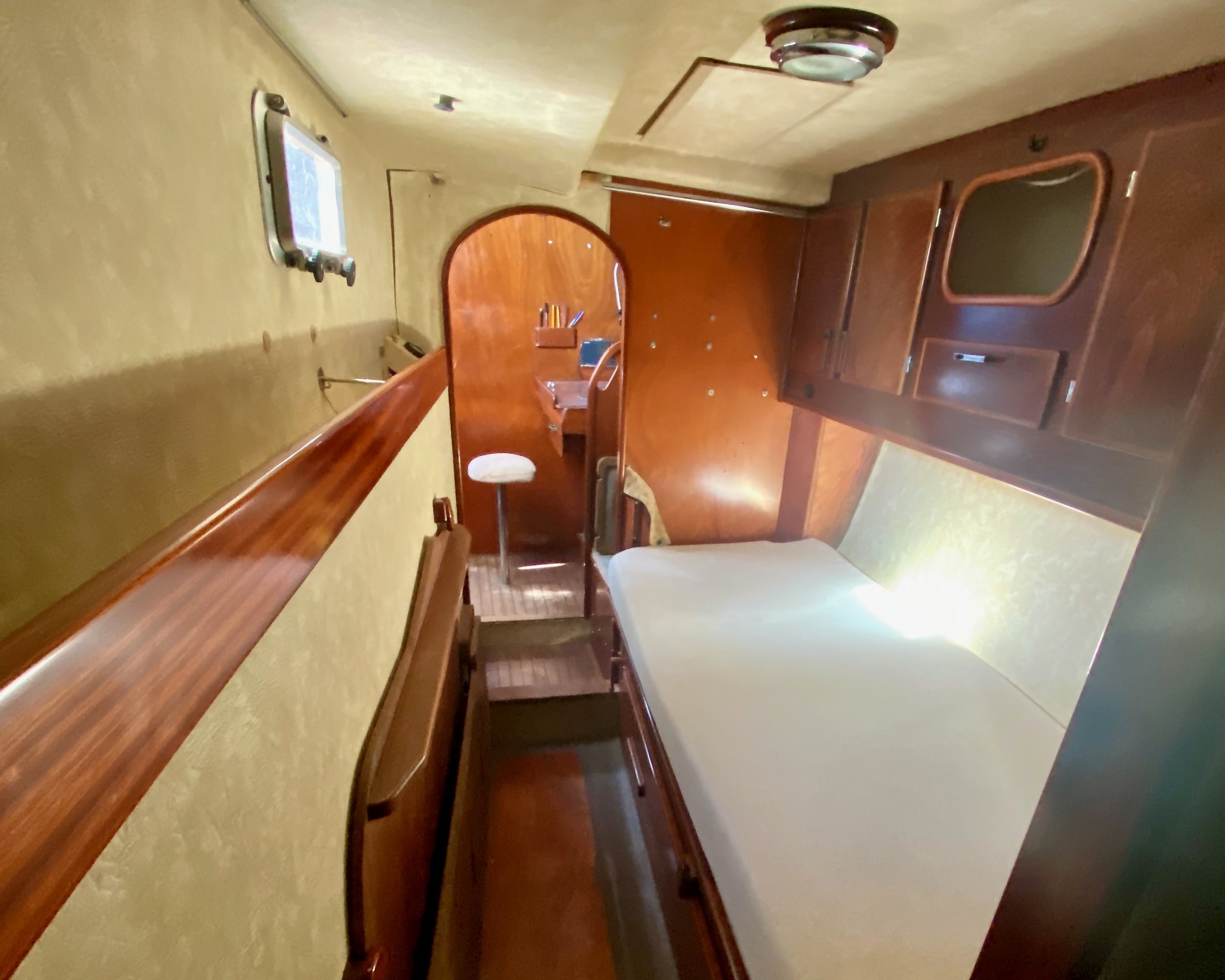 Amel Super Maramu interior pilot berth bow