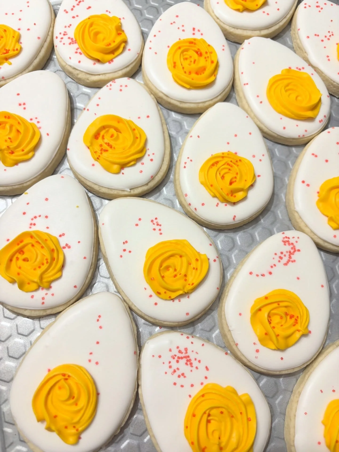 &ldquo;Doubled eggs&rdquo; according to my 4 year old 😊 honestly it makes sense to me too and made me have to look up why they&rsquo;re actually called deviled eggs😈 #eastercookies #deviledeggs #pittsburghcookies #pittsburghcookietable #pittsburgh