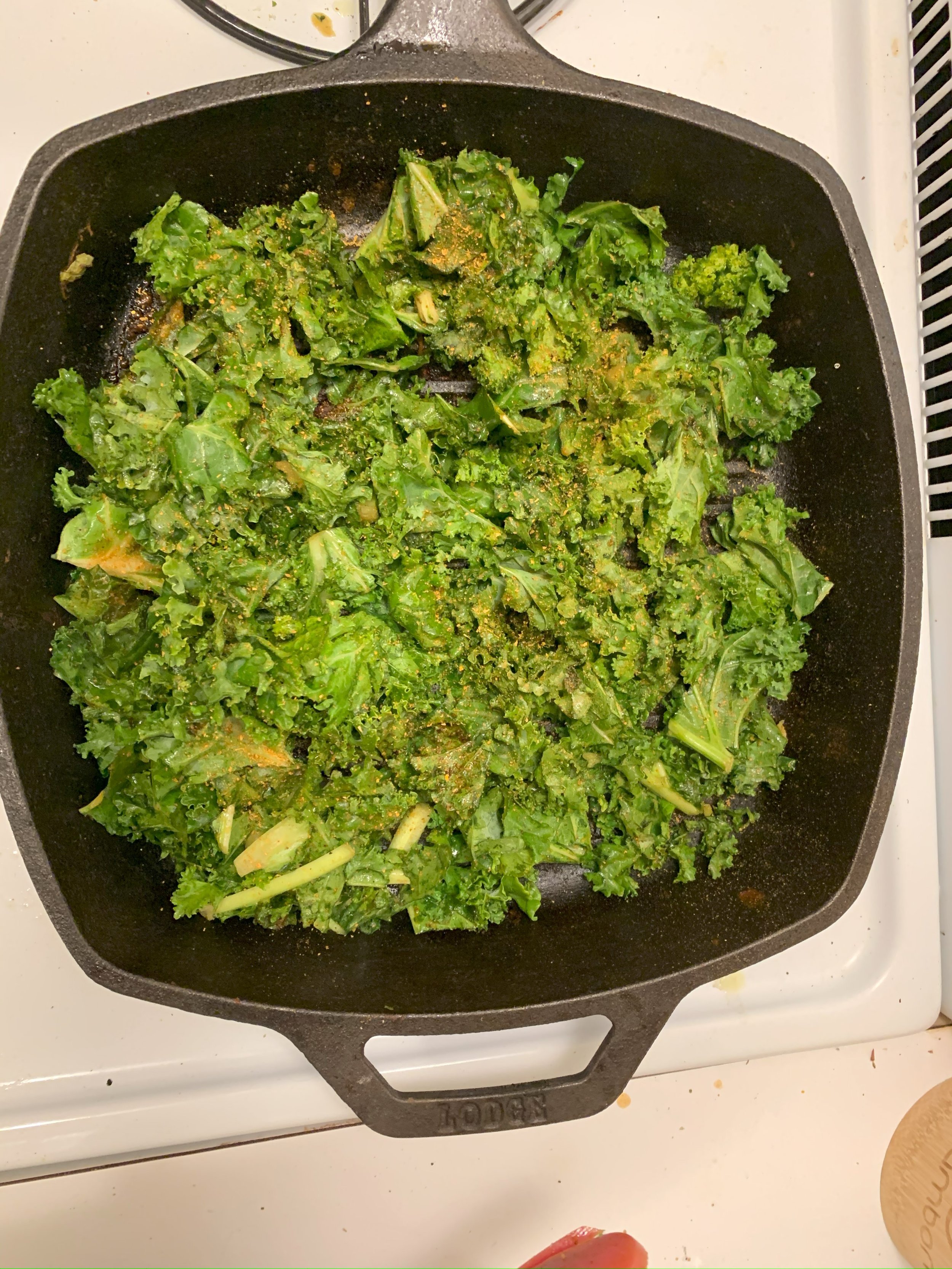 Spicy grilled kale