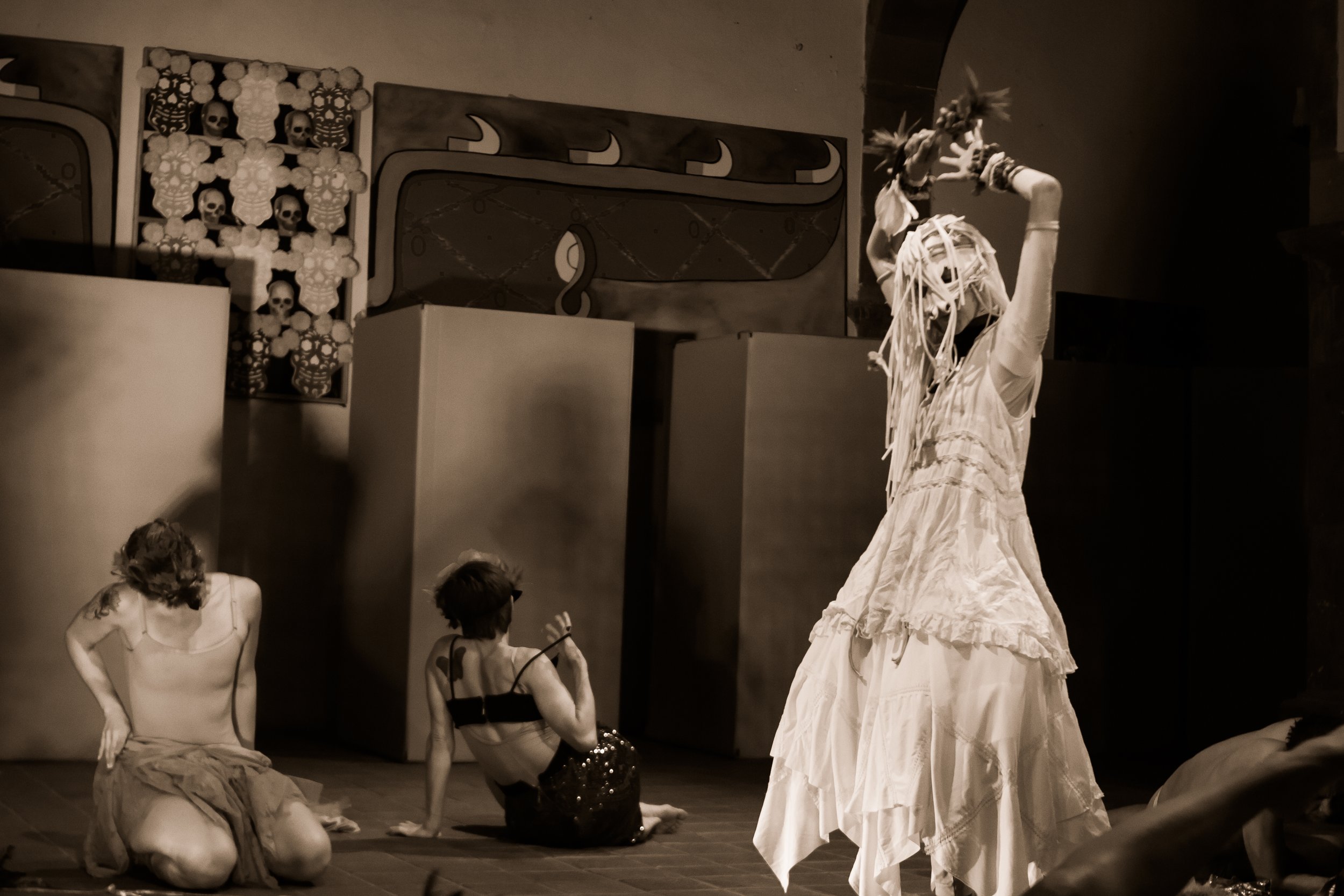 Patricia Rincon’s Alice in Toltec-Land performance in Casa de Europa, San Miguel de Allende.| Credit: Reynaldo Cruz Diaz