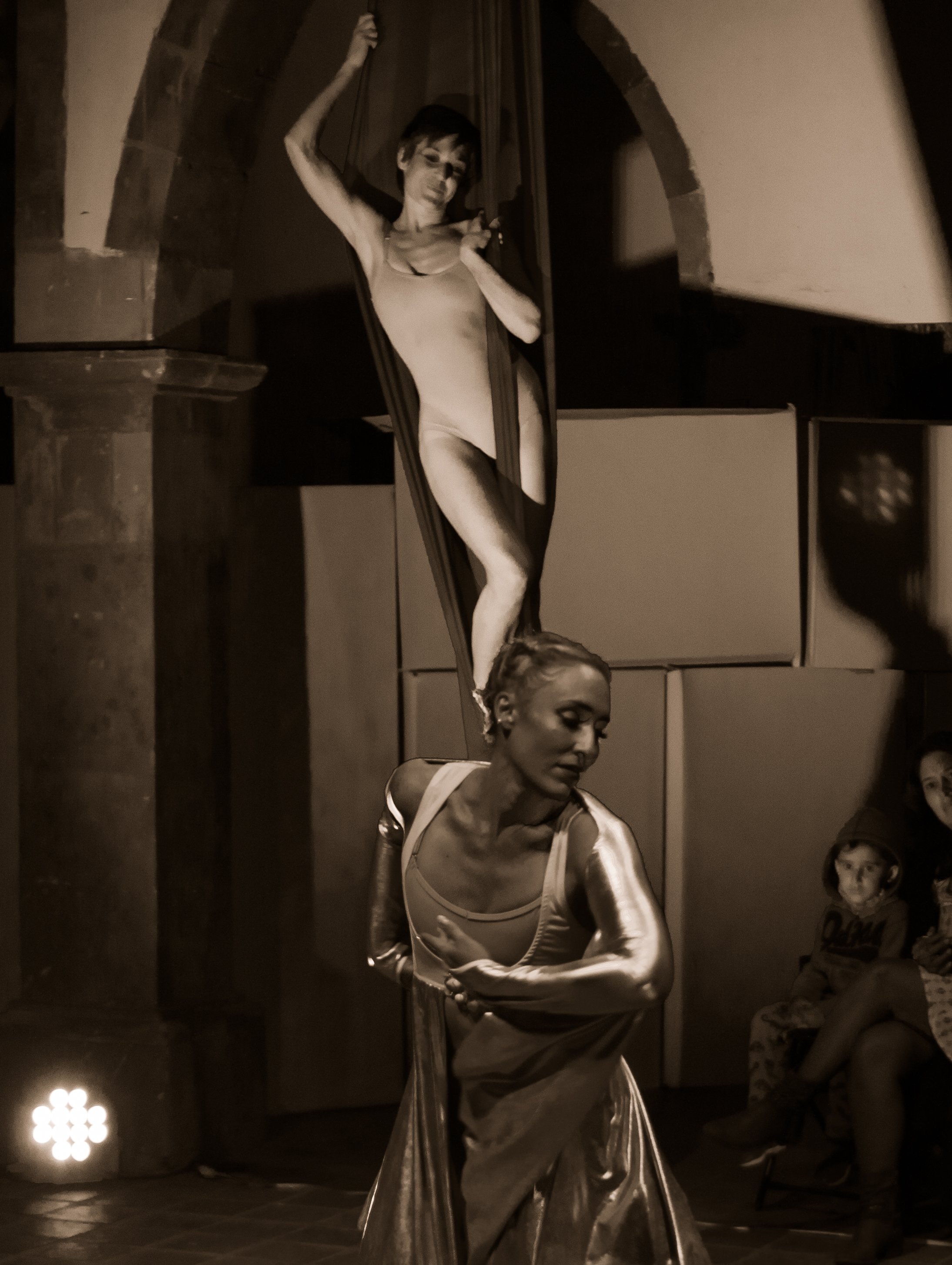 Patricia Rincon’s Alice in Toltec-Land performance in Casa de Europa, San Miguel de Allende.| Credit: Reynaldo Cruz Diaz