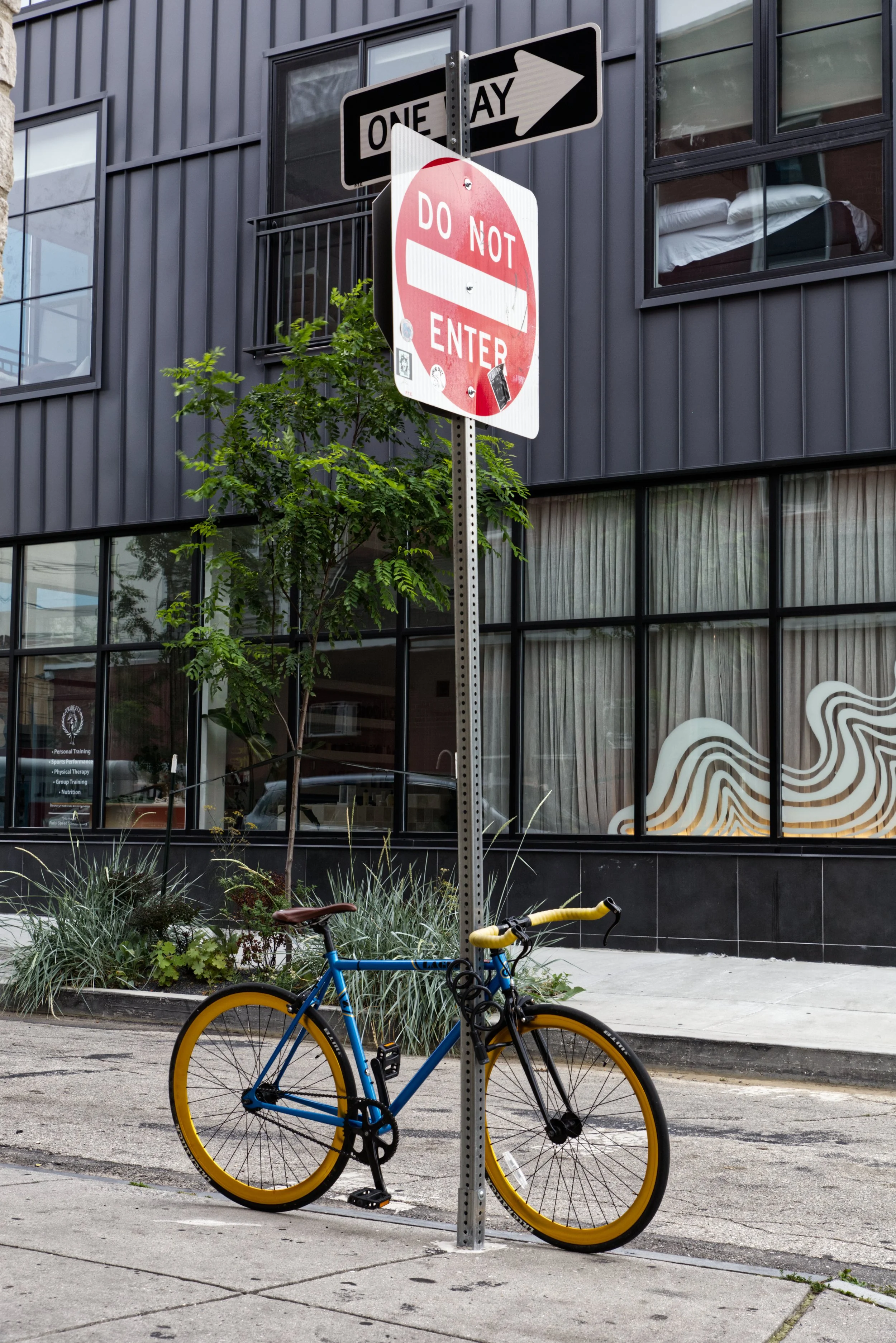  Bike tied to a post in Philadelphia, PA.| Credit: Reynaldo Cruz Diaz  