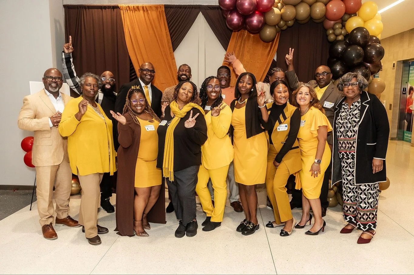 🤝🏾The Collective Summit: Connection and Elevation

Reflecting on a powerful two-day experience at The Collective Summit two weeks ago, marking my second consecutive year of attendance out of 7 years.

 * Day 1 (virtual) centered on elevation and me