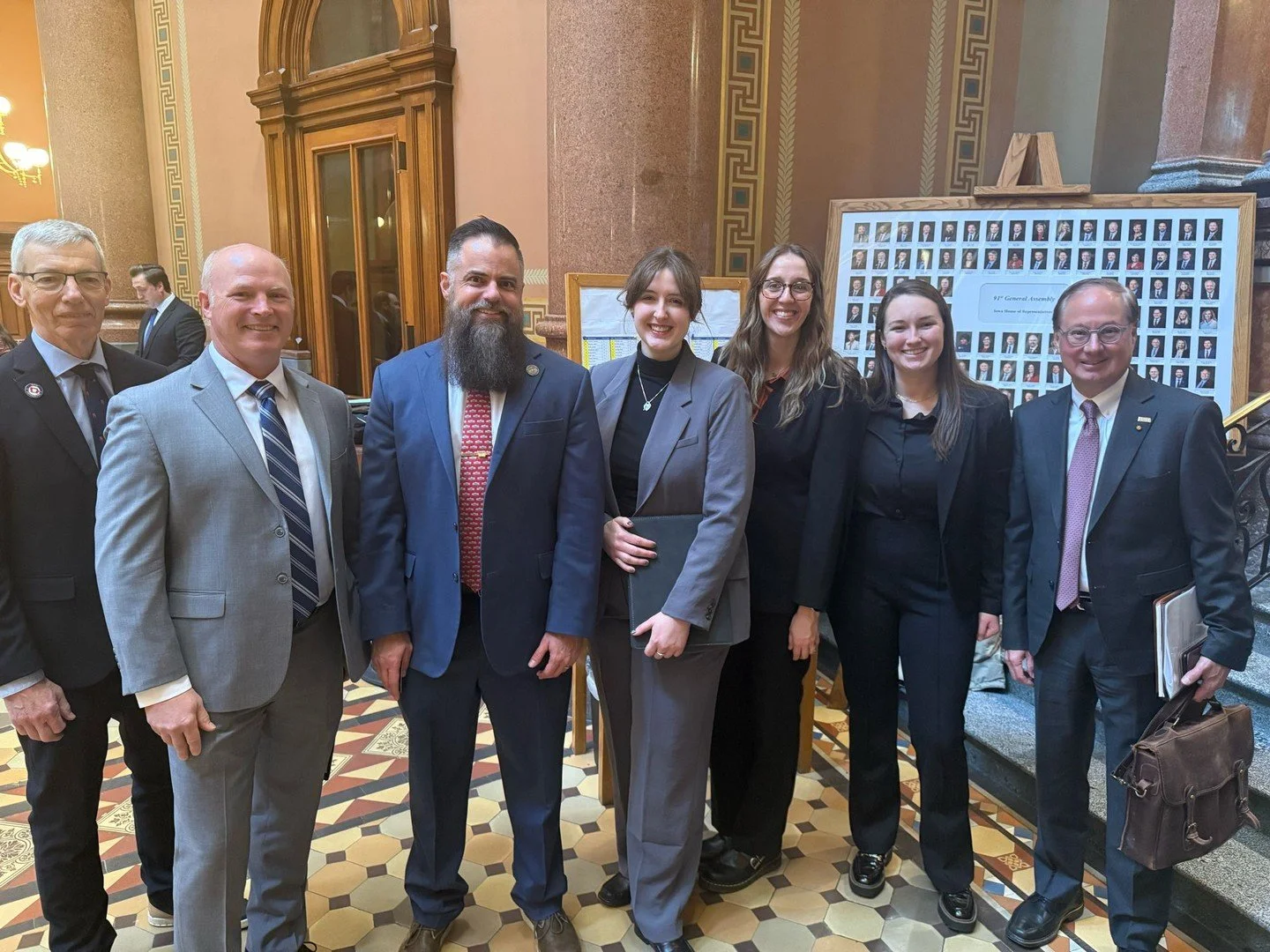 Dentists were at the Capitol earlier this week! We discussed ways to keep our healthcare workforce in our state and serving our rural communities. 🦷