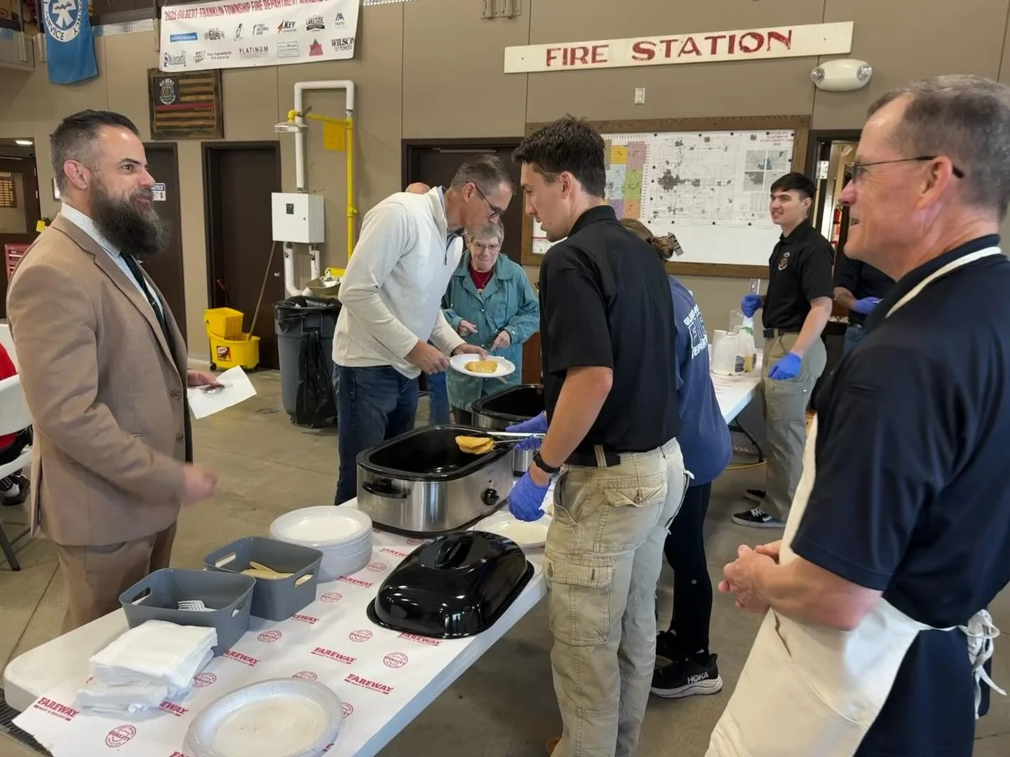 It was a great way to fuel up for a marathon final day of the 91st General assembly by joining @randyfeenstraforgovernor and the good people of Gilbert at the Gilbert-Franklin Township Fire Department Pancake Breakfast. 🥞