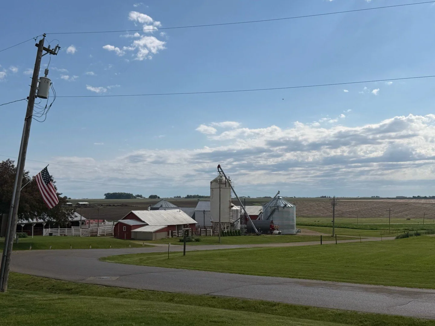 When you knock doors on every road in the district, you get some pretty spectacular Iowa views. 😍 🚜