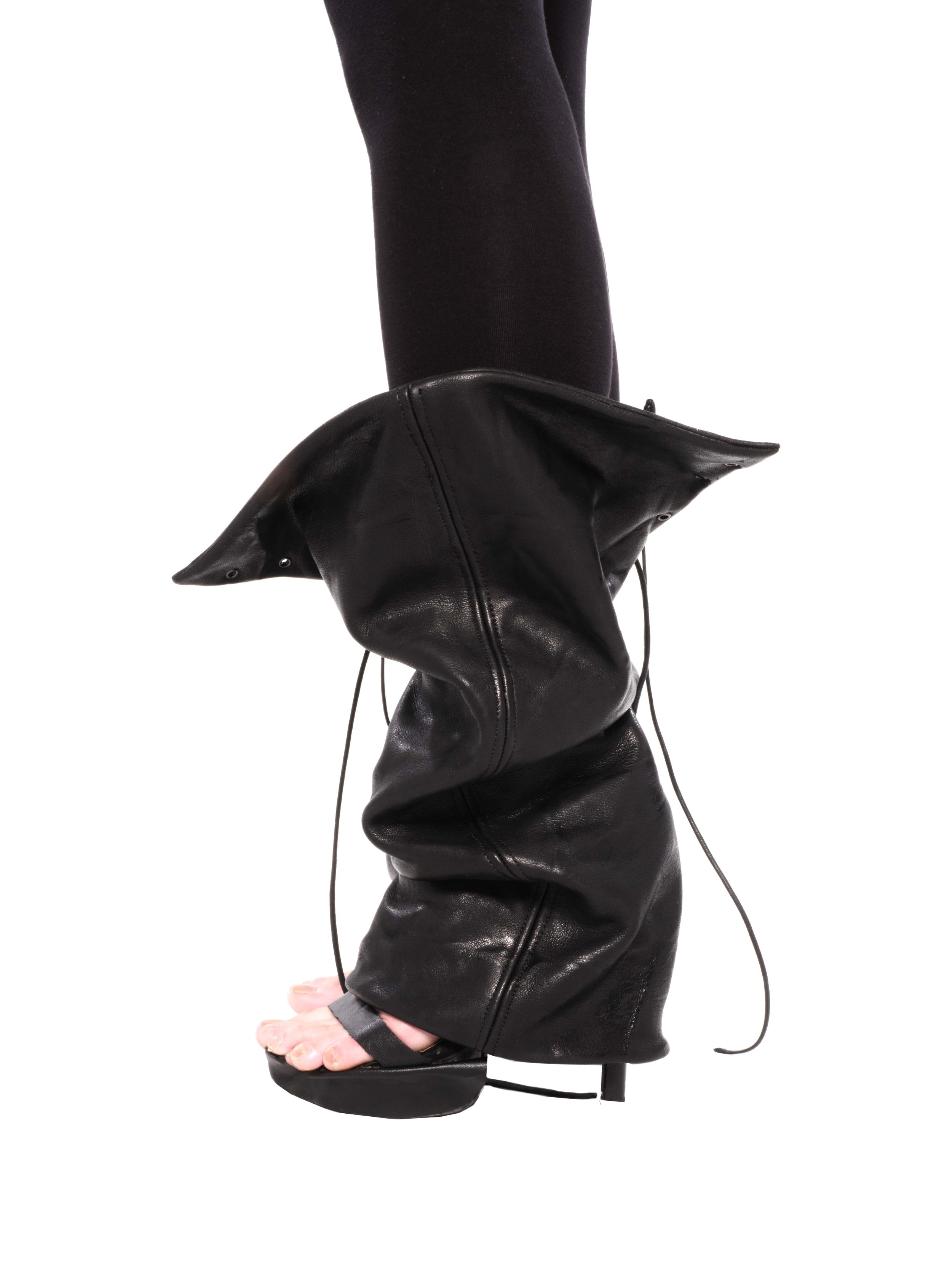 TEMPTRESS LEATHER HEEL COVERS