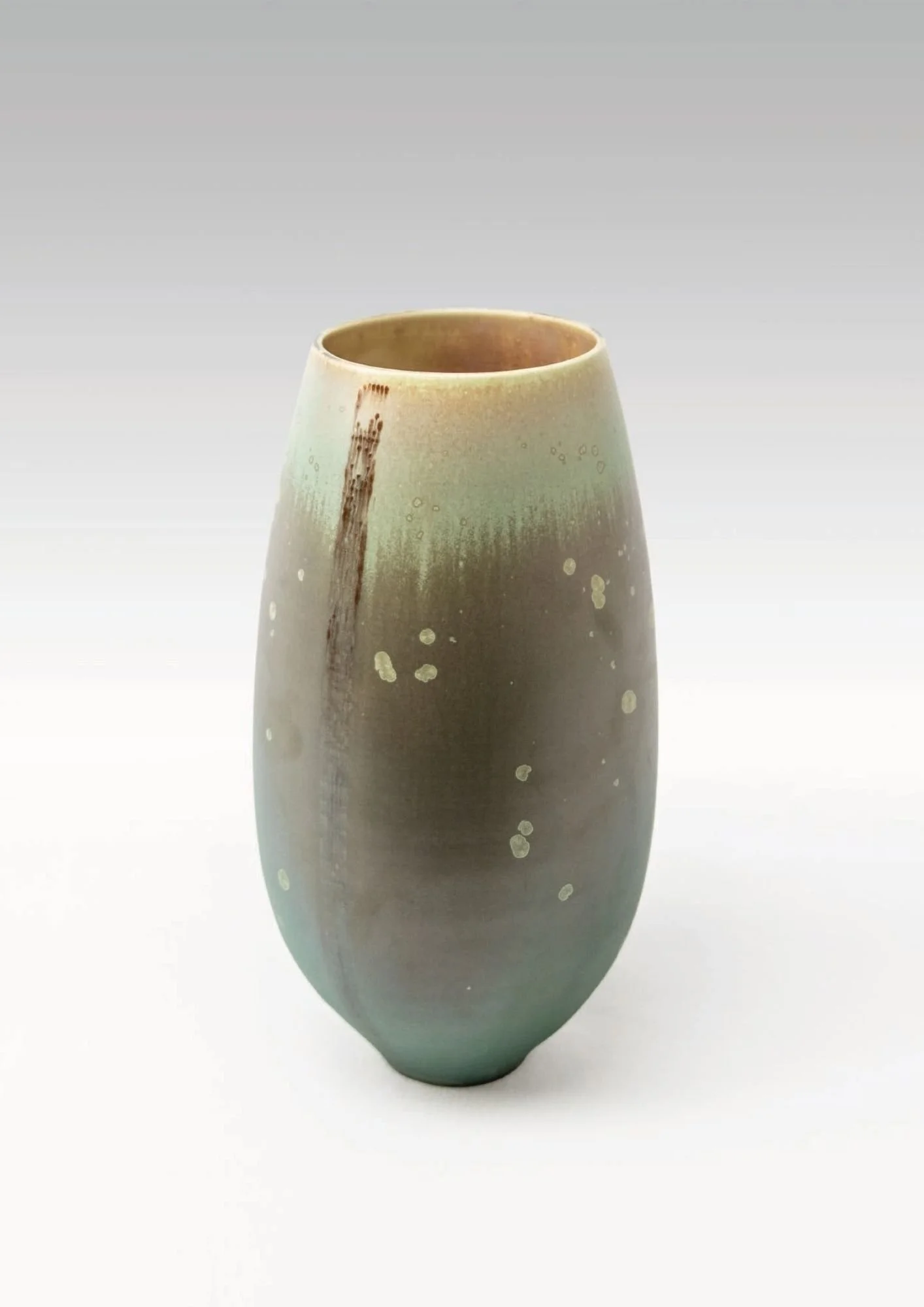 Untitled 7 
2025  
29cm Tall 
Glazed Porcelain