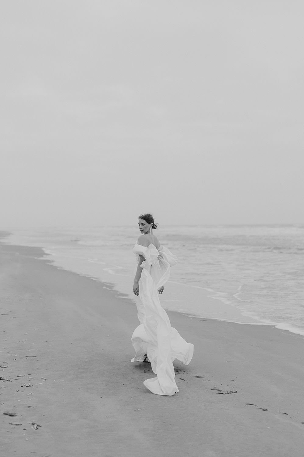 Sweet-Anticipation-Netherlands-Beach-Bridal-Editorial-w-50.jpg