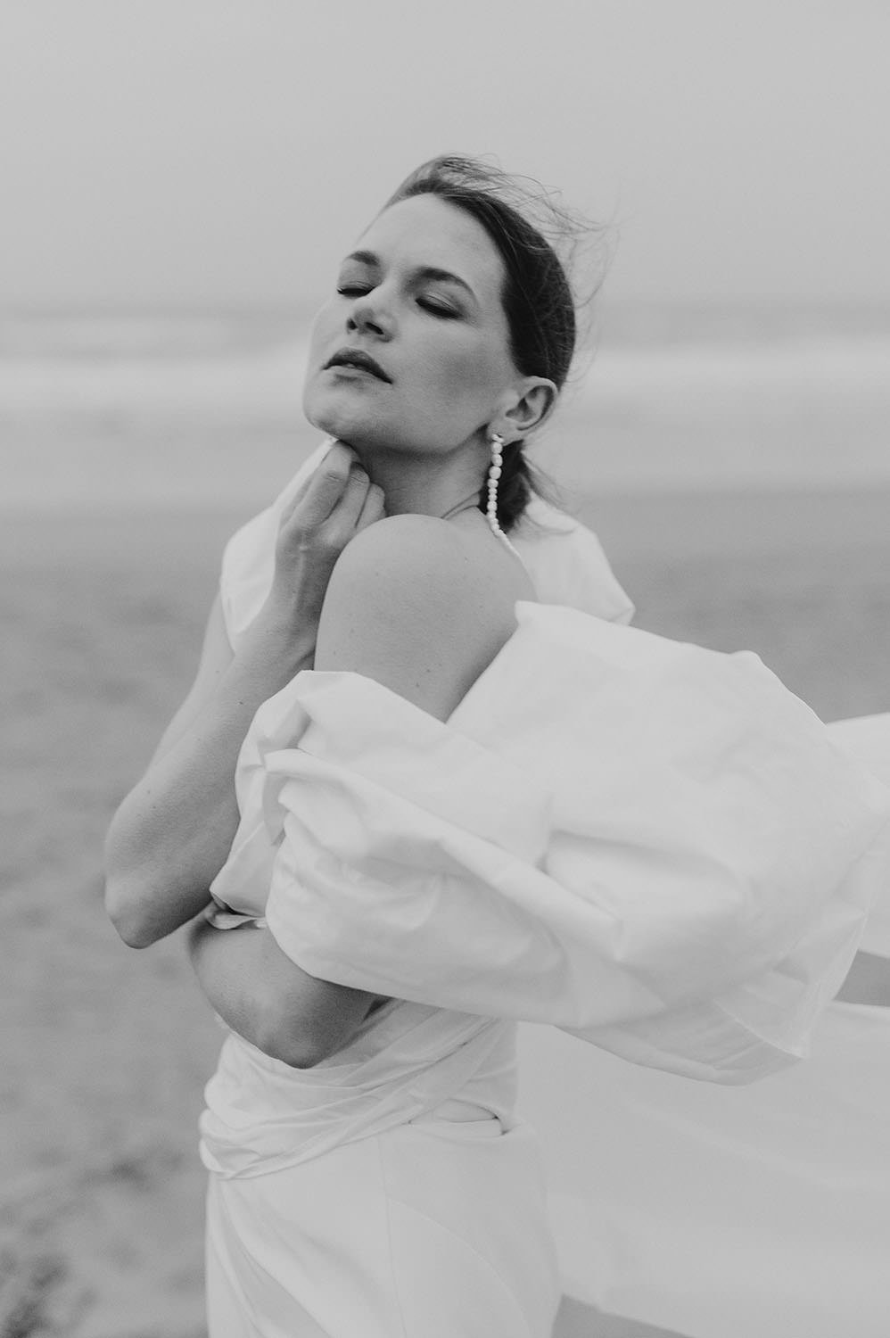 Sweet-Anticipation-Netherlands-Beach-Bridal-Editorial-w-74.jpg