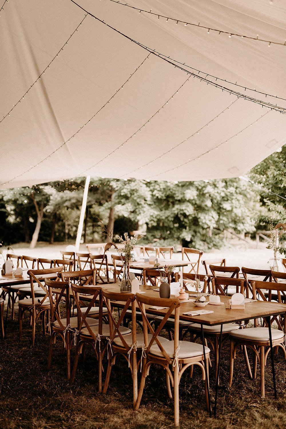 laid-back-berber-tent-wedding-hungary-25.jpg