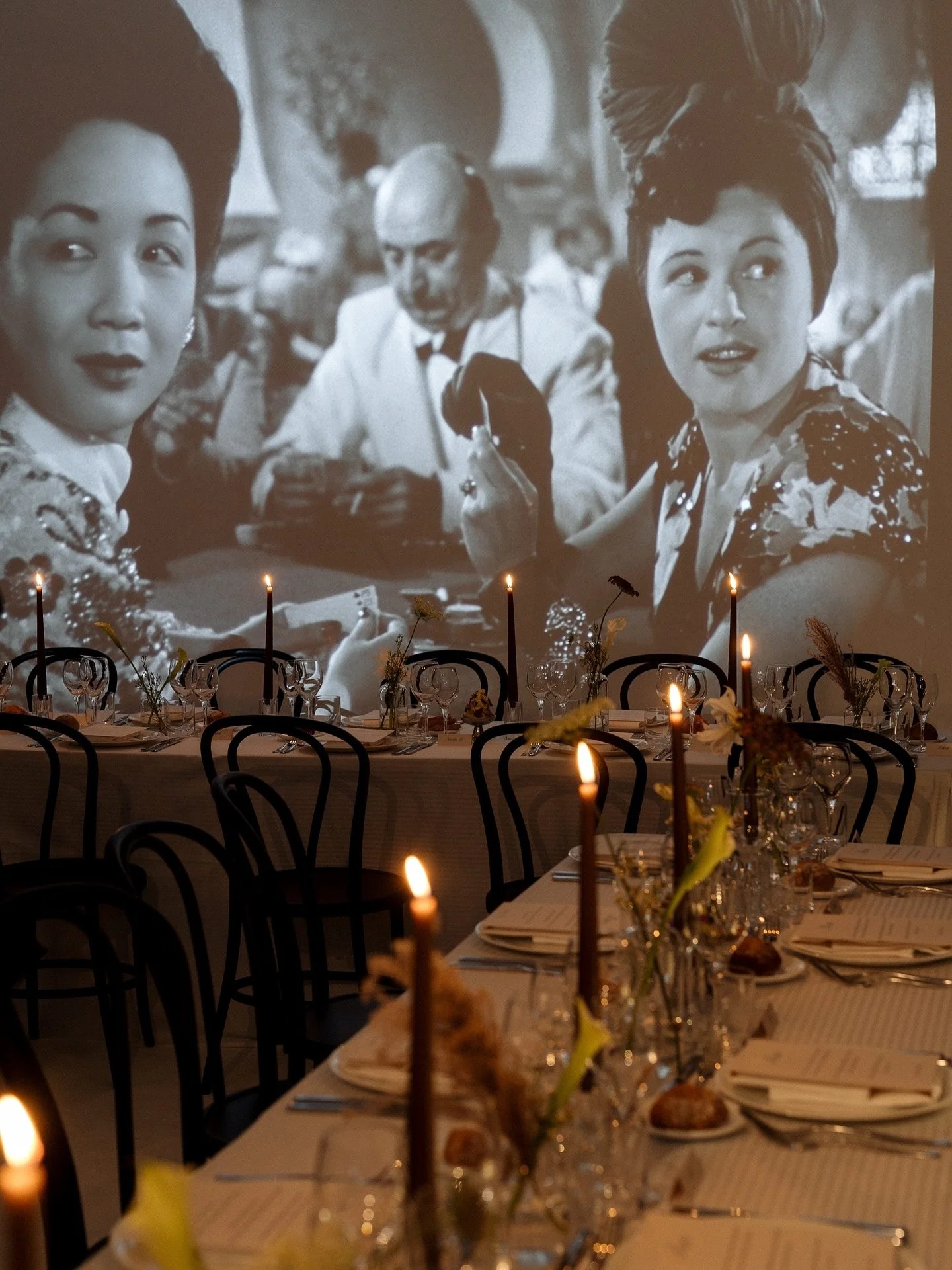 — part two of Rebecca and Olivier's wedding day in Paris! After the ceremony, the celebration continues in a family owned photostudio with espresso martinis, a delicious dinner and Casablanca playing in the background 🕯️
Wedding planner @milo