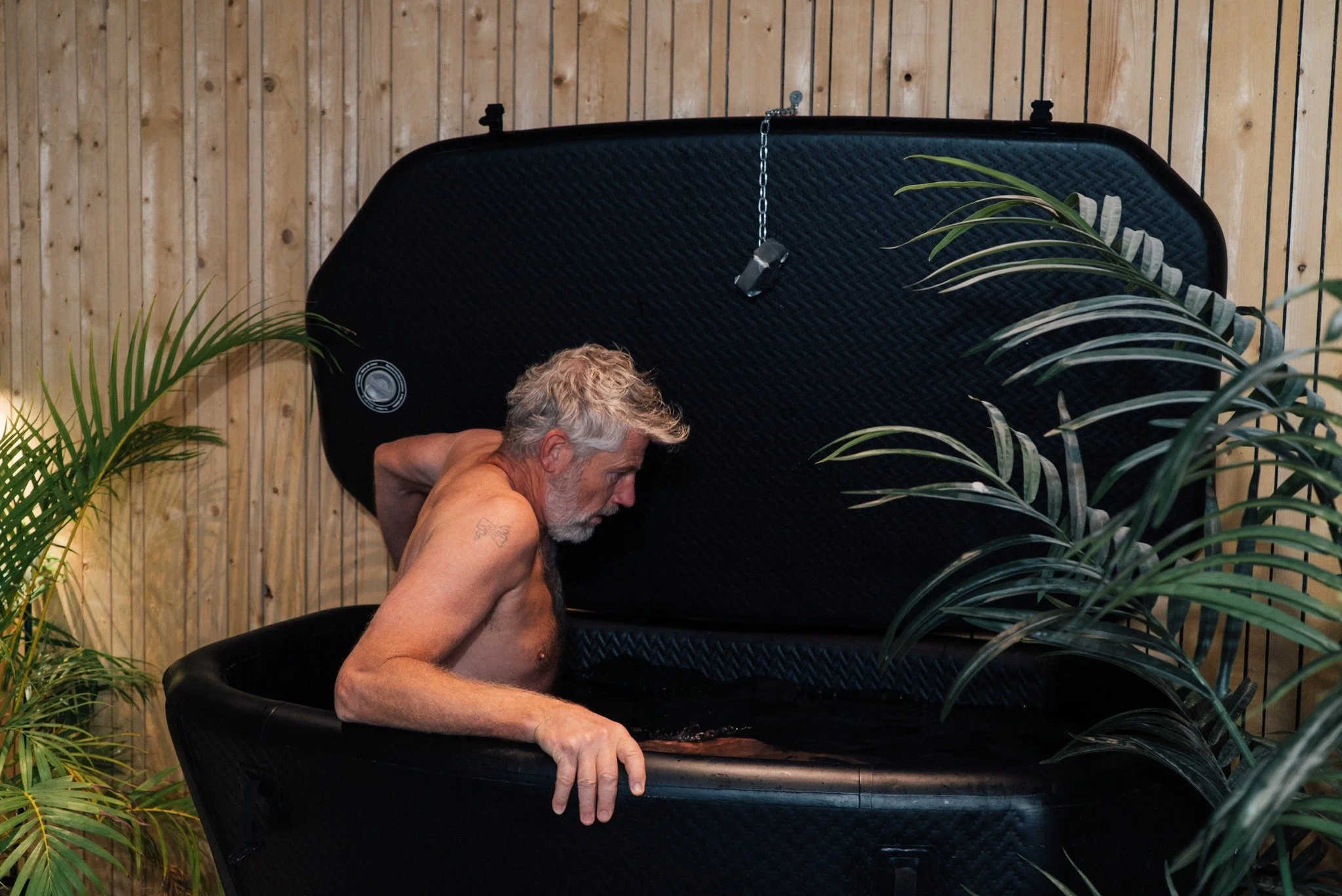 &rdquo;Kroppen reagerer p&aring; det, der minder om noget, der engang var farligt, og g&aring;r i alarmberedskab.&rdquo;

S&aring;dan beskriver en af vores beboere, hvordan det f&oslash;les at leve med PTSD. Det er ikke noget, man kan forhindre, men 