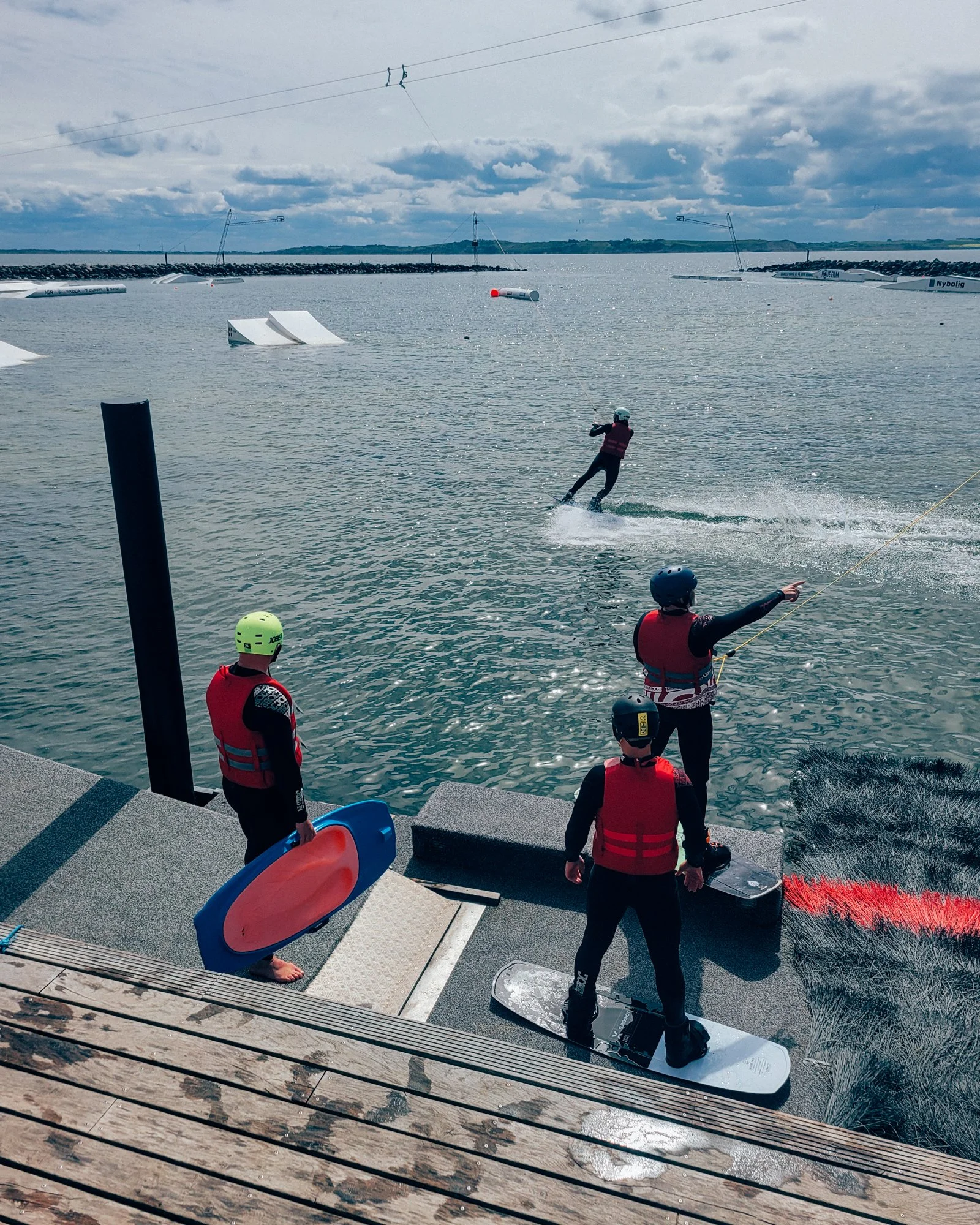 S&aring; er s&aelig;sonen i Thy Cablepark - Cold Hawaii Inland  skudt i gang! Sol, saltvand og grill 💙🌊☀️