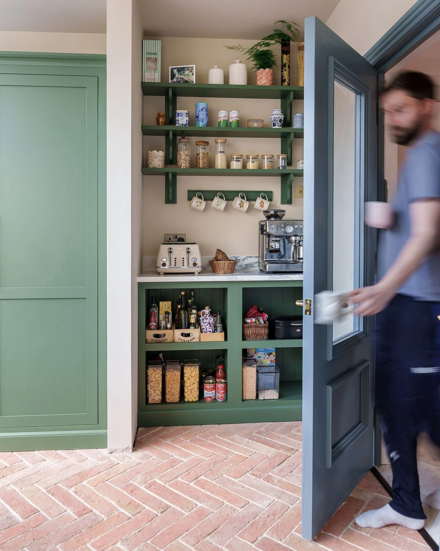 We're looking for two people to join our growing (and lovely!) team in Wandsworth - a Kitchen Design Project Manager (maternity cover, with commission and potential to go permanent) and a Project &amp; Marketing Coordinator Intern (perfect for a grad