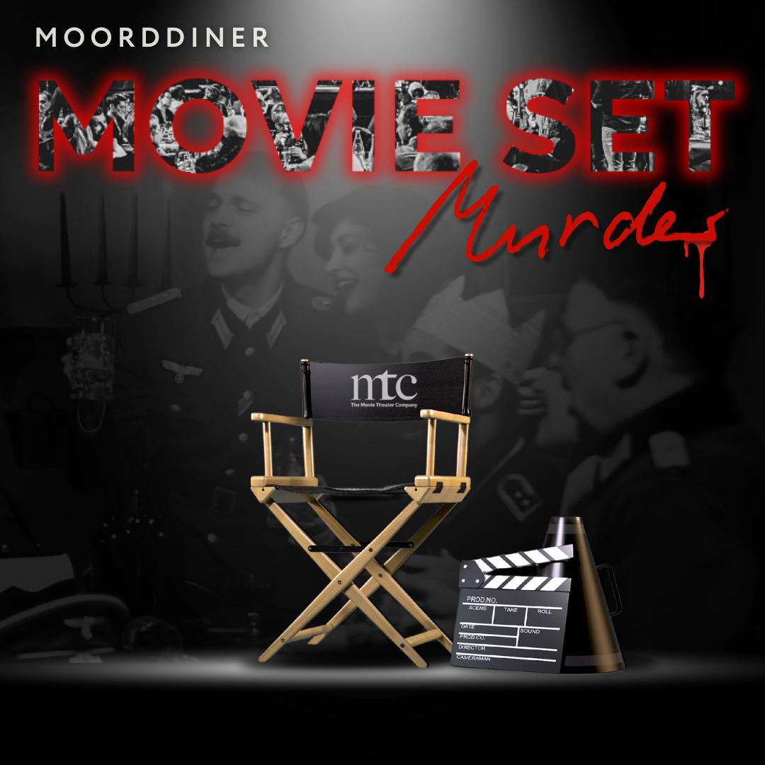 Promotiefilmposter met een filmstoel, een clapperboard en een vuurtorenlampje op de voorgrond, met achtergrondbeelden van gesluierde mannen en vrouwen in een zwart-wit toneelstuk, en rode en witte tekst over de titel 'Moorddiner Movie Set Murder' en 'Casino te Jontorgen'.