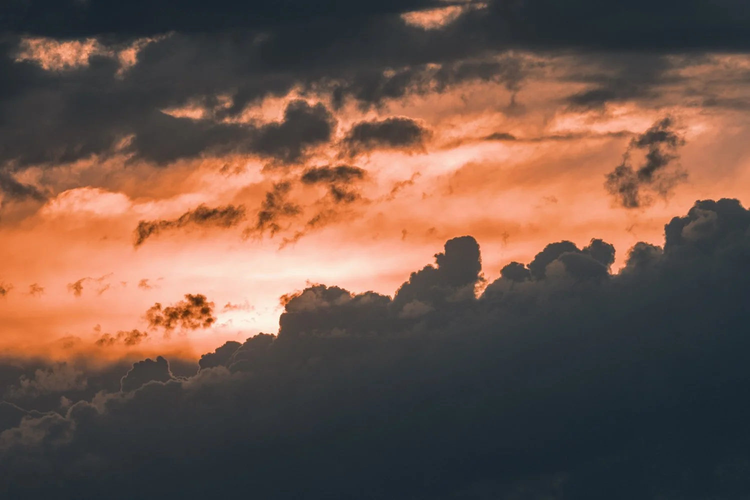 mer de nuages coucher de soleil (2).jpg