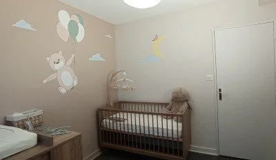 Fresque chambre bébé - Angel fait le mur
