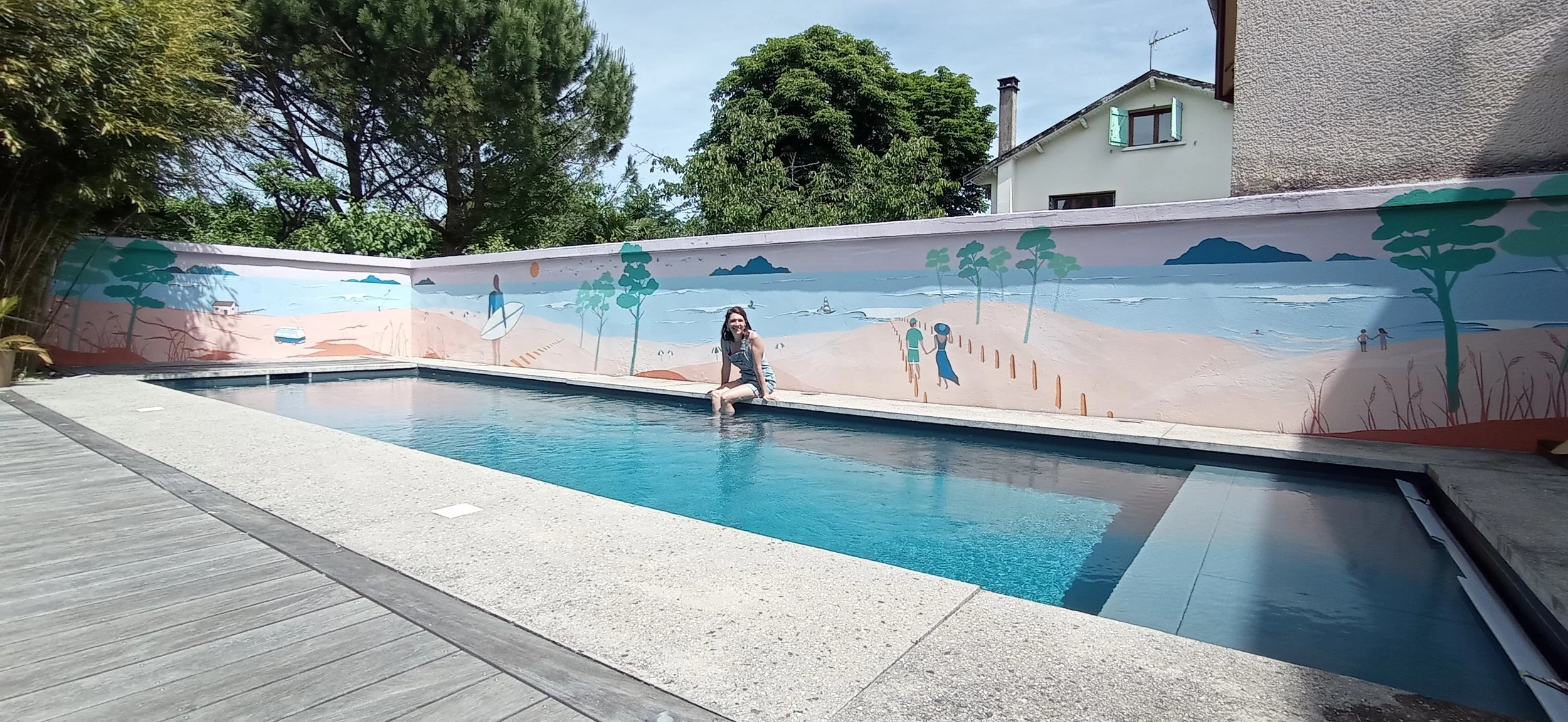 Angel fait le mur, fresque extérieure, fresque piscine, fresque extérieure, décoration extérieure, aménagement extérieur piscine, mur piscine personnalisé, fresque paysage, fresque marine, fresque océan, fresque paysage marin, fresque surf, fresque p