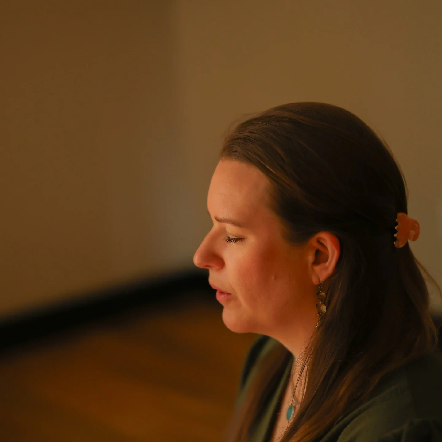 If your goal is to feel more calm in your body&hellip;

build a breathwork practice that actually sticks&hellip;

and stop living in constant overwhelm&hellip;

you&rsquo;re in the right place.

You don&rsquo;t need to try harder.
You don&rsquo;t hav