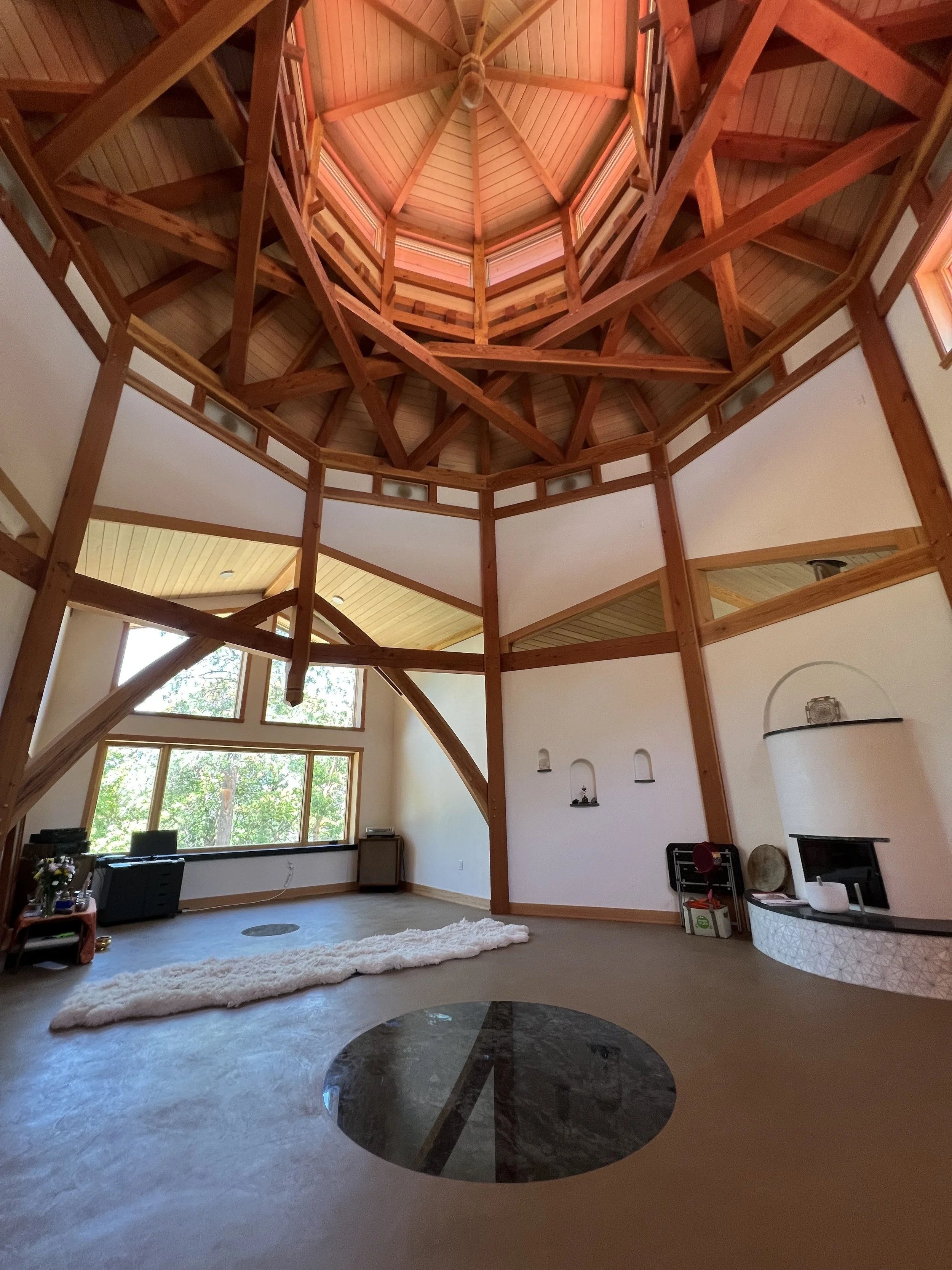 natural builing recipricol roof lime plaster earthen floor.jpg