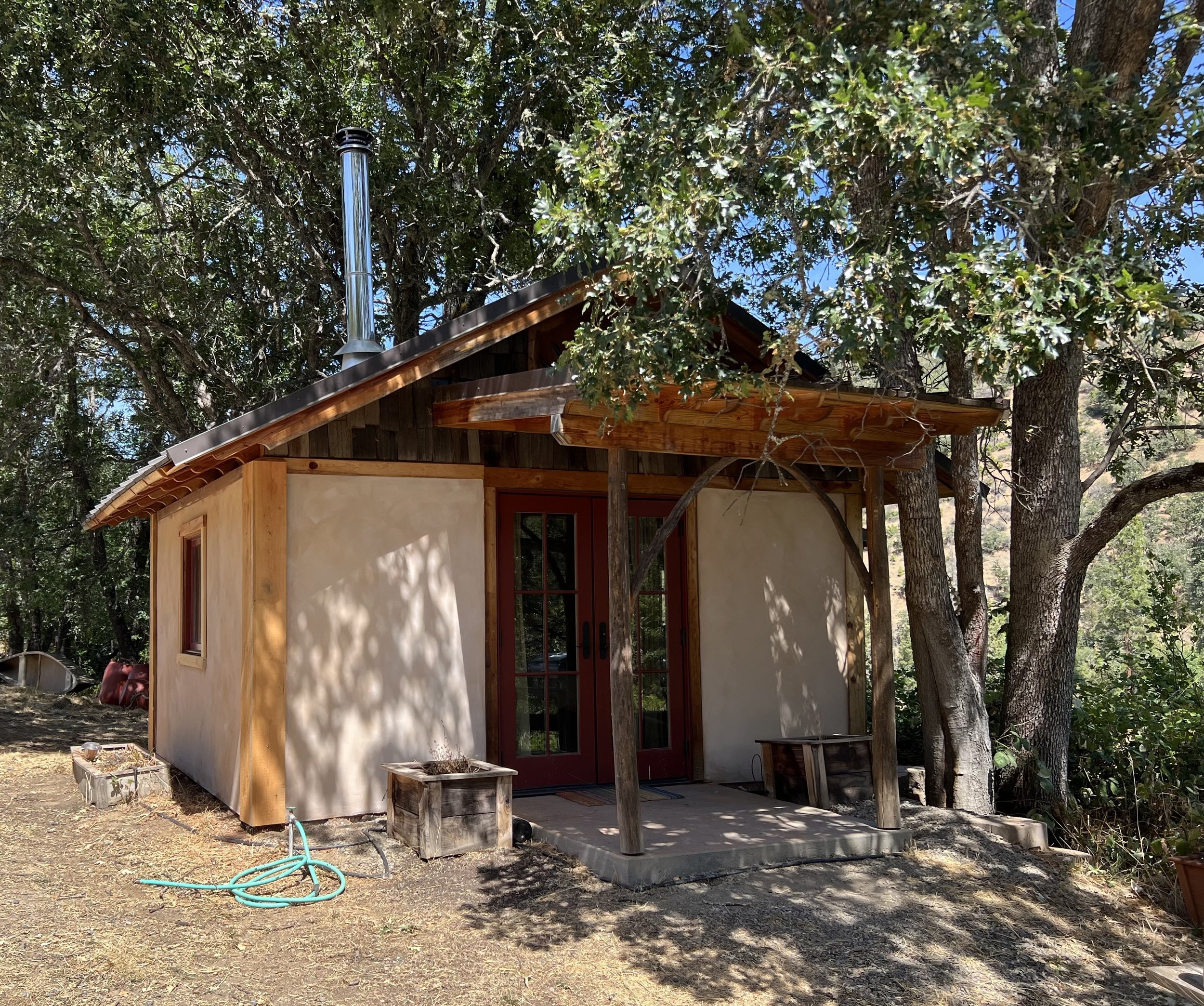 plaster remodel:repair:facelift after straw bale lime plaster.jpg