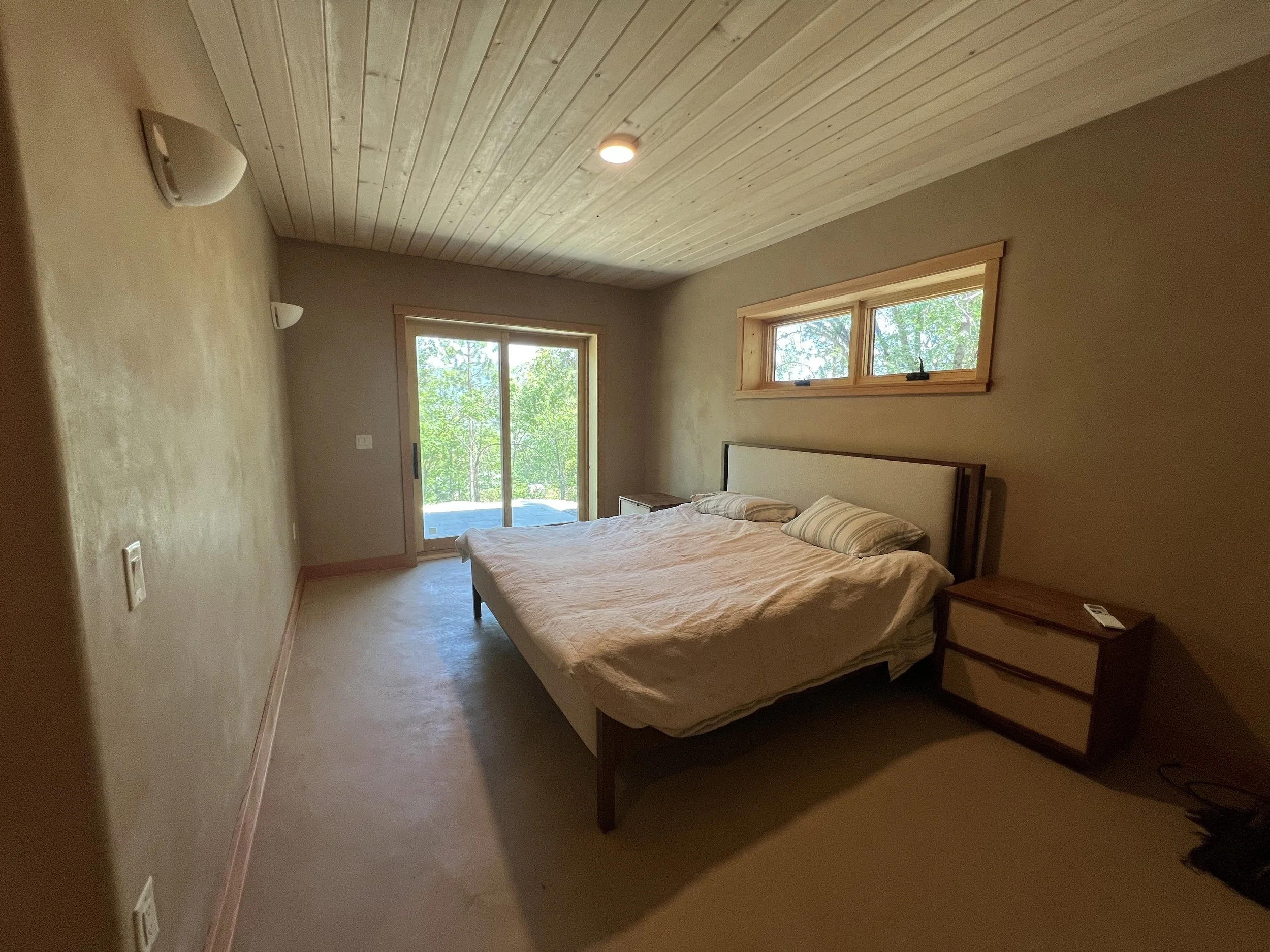 natural bedroom hempcrete earthen plasters and floor.jpg