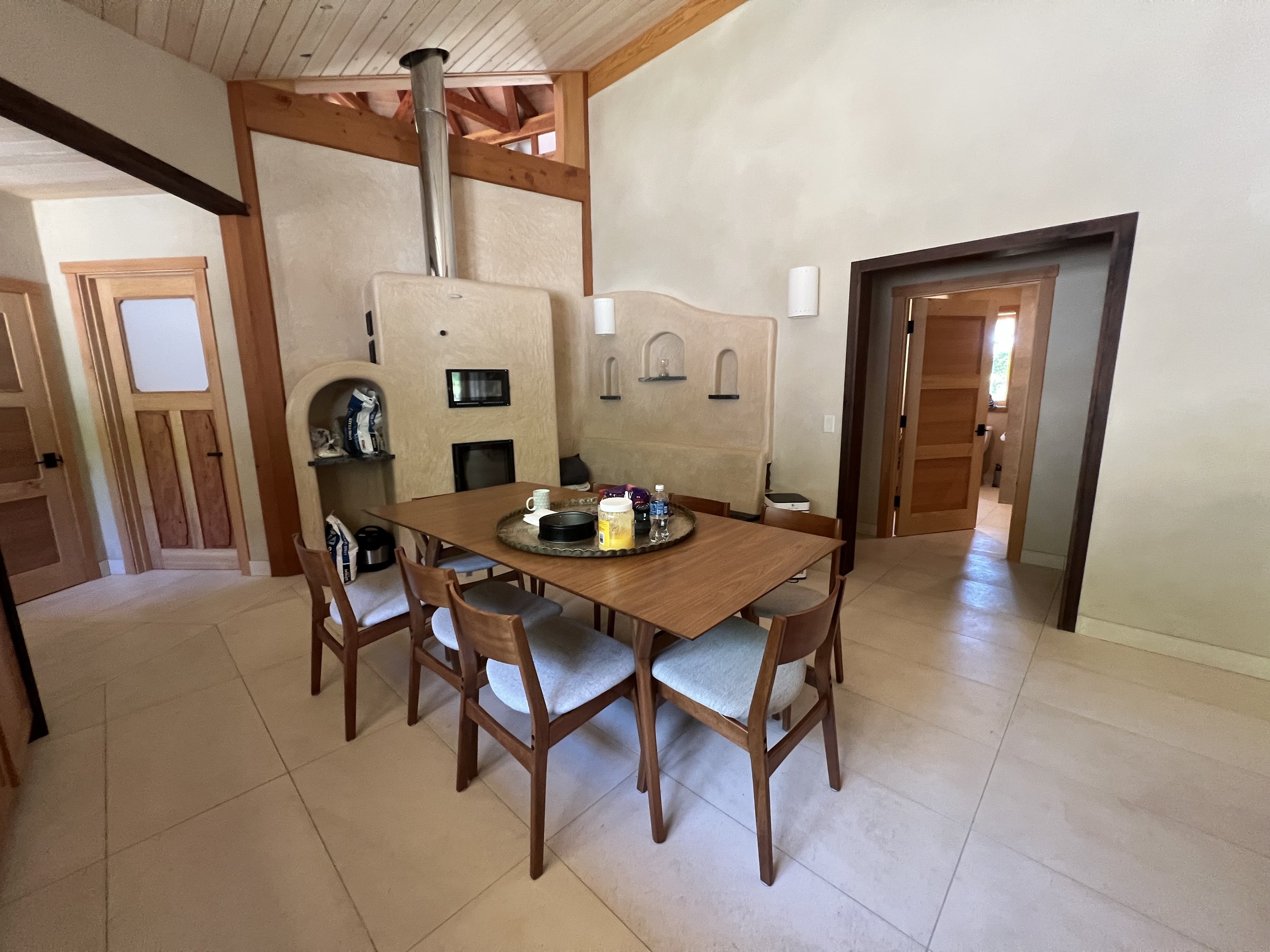 earthen plasters tadelky masonry heater.jpg