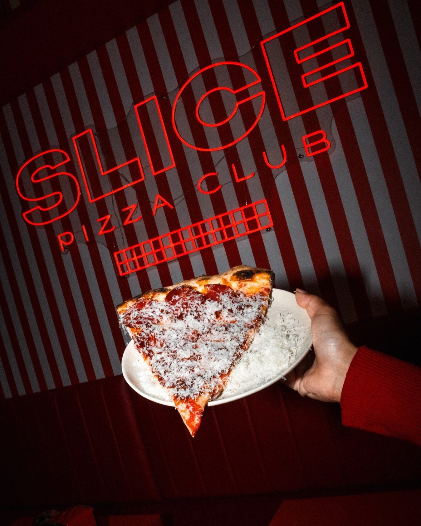 It&rsquo;s time to eat pizza 🕛

SLICE PIZZA CLUB 
🍕 32 rue saint-sauveur, 75002 Paris
Wednesday to Sunday 5pm - 2am
🍕 24 rue de la p&eacute;pini&egrave;re, 75008 Paris 
Tuesday to Saturday 12pm - 11pm