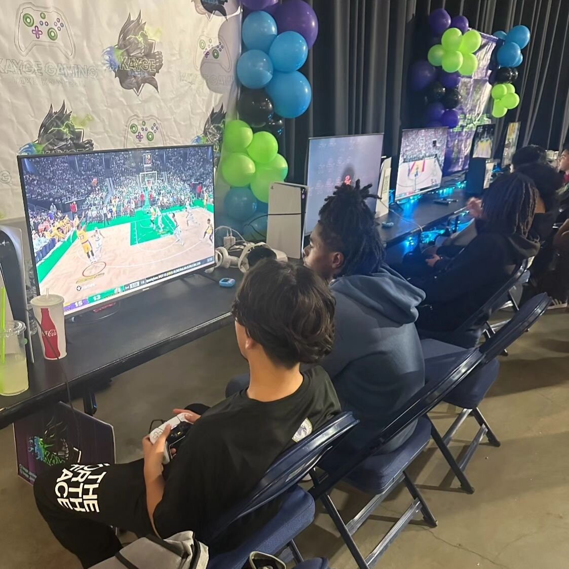 KAYGE GAMING WAS LIVE AT THE STOCKTON ARENA HOLDING OUR 2K24TOURNAMENT 🔥🔥🔥🔥 we've come this far and we ain't slowing down!!❤️🙌🏾😎 

To book our CENTER OR TRAILER text or call (209) 990-9118 or visit kaygegaming.com 

#nba2k24 #basketball🏀 #cal