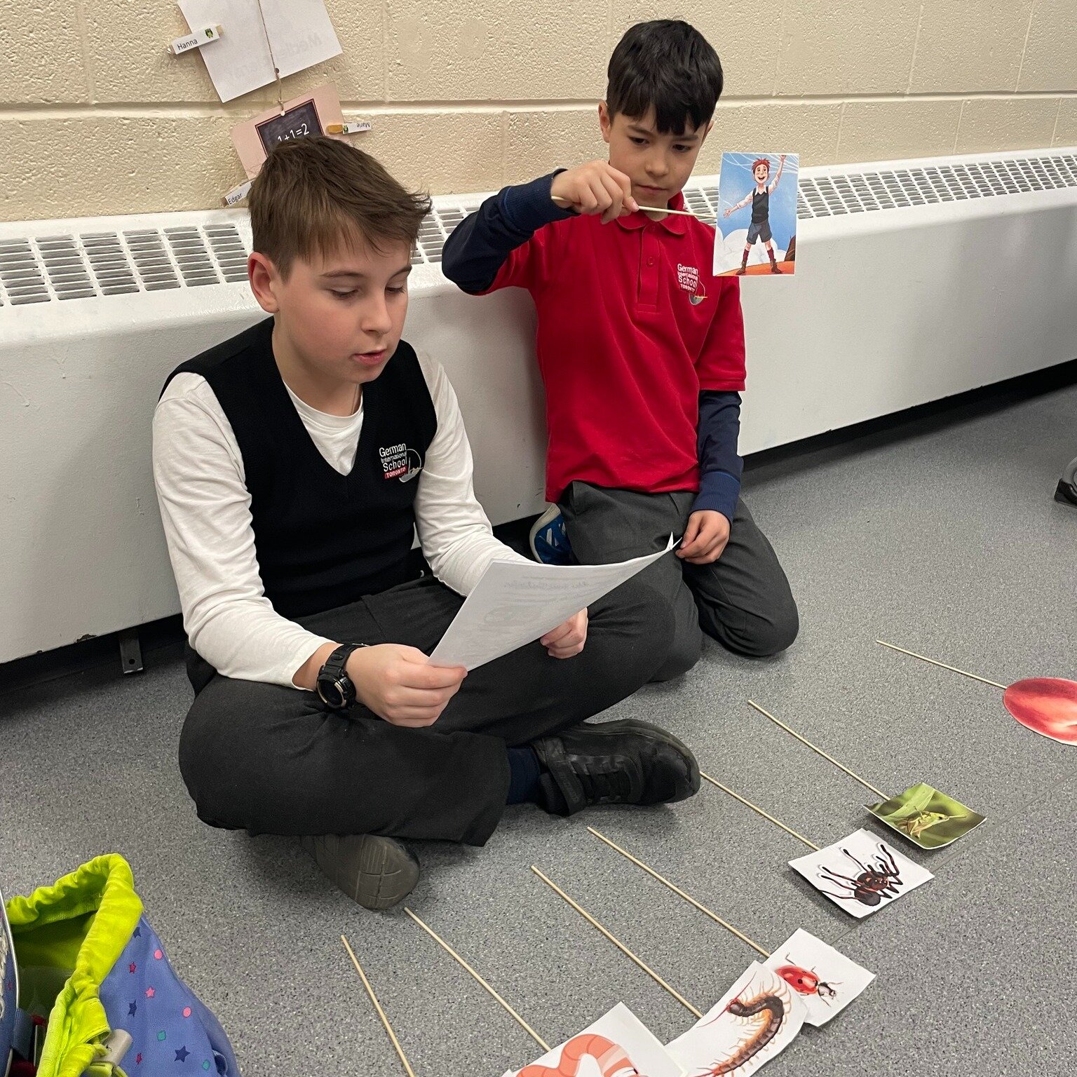 📚👫 Our first and second graders took on a special role last week as they prepared a delightful reading buddy morning for our kindergarteners! 🌟 It was a heartwarming sight to see our older students leading fun activities and reading sessions for t