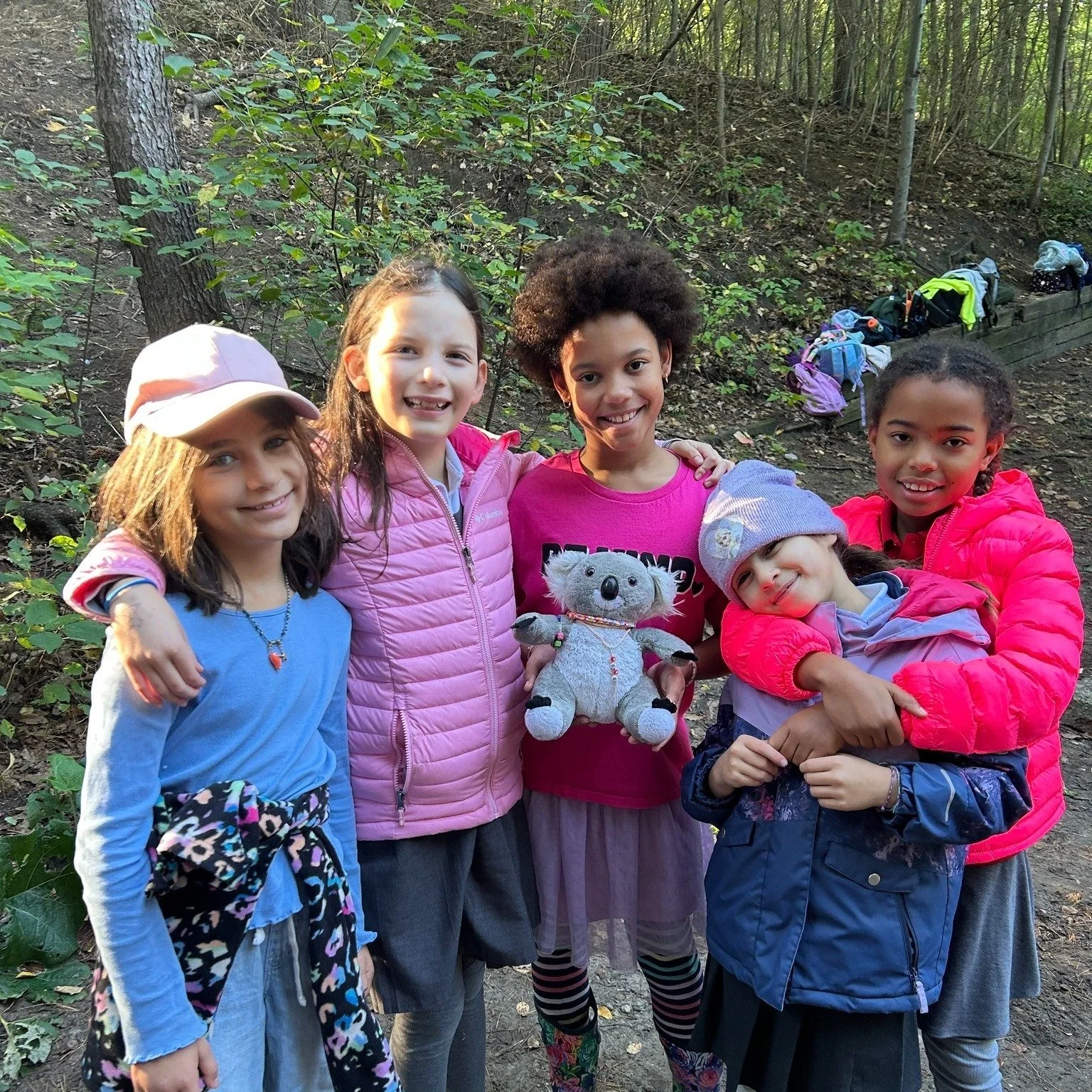 Grades 1 - 4 went on a field trip to High Park last week! The students spent the day exploring the forest and natural surroundings, and got to enjoy their lunch picnic-style. A great way to experience nature right in the heart of the city! 🍂🌳

#lea