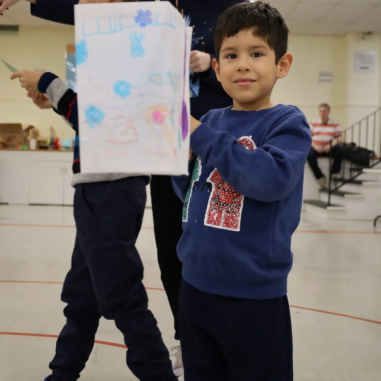 Have you signed up for our upcoming Lantern Crafting event? 🖌🤩

Join us with your child on Fri Nov 14 from 2:00 to 4:00 pm to build your own authentic lantern! The perfect activity before heading to our St Martin's Lantern Parade at Tom Riley Park 