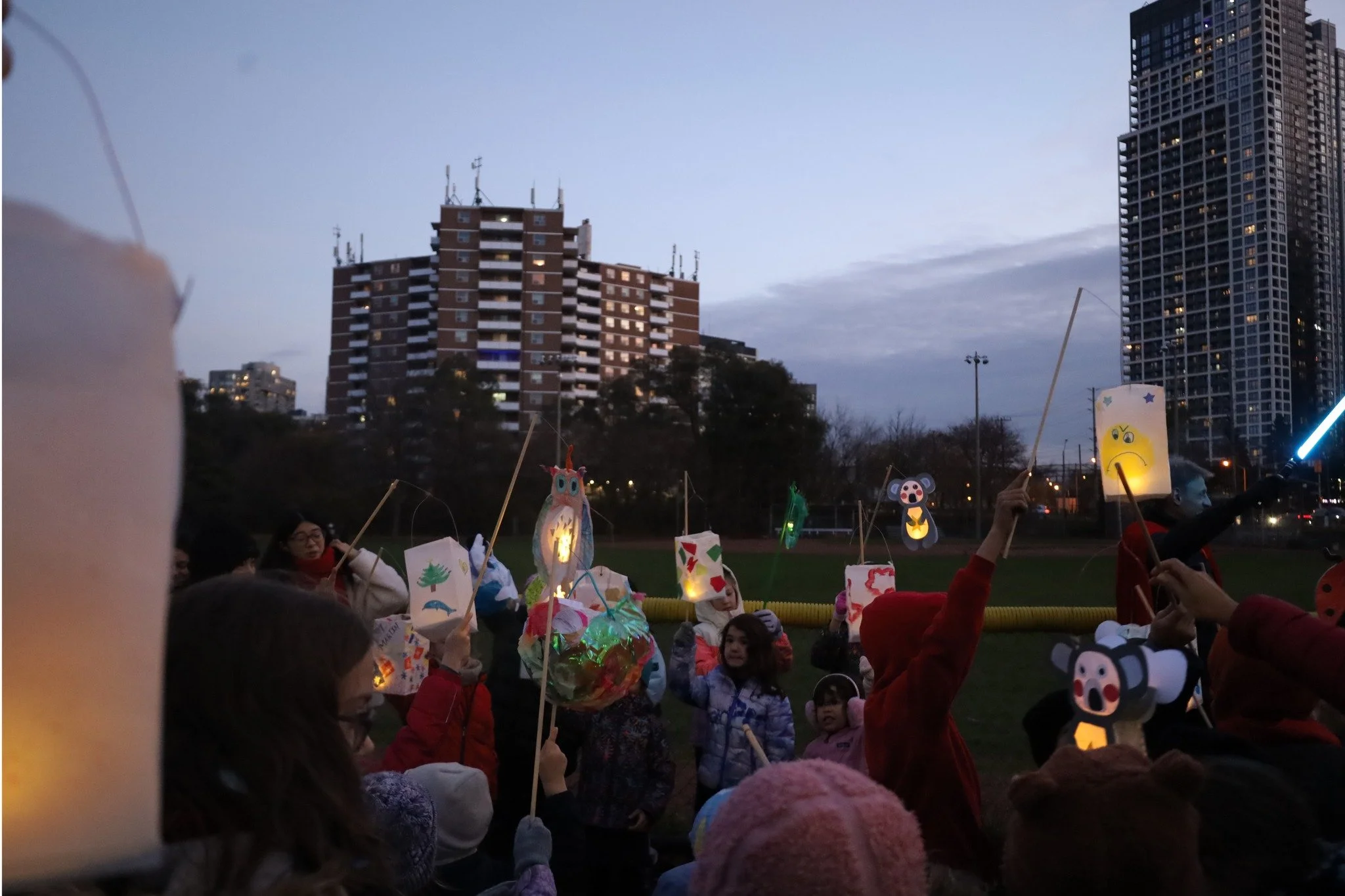 Did you know that Germans celebrate St. Martin with a traditional lantern walk?
The day honours St. Martin of Tours, who famously shared his cloak with a freezing beggar - a simple act of kindness that the lanterns symbolize: bringing light into the 