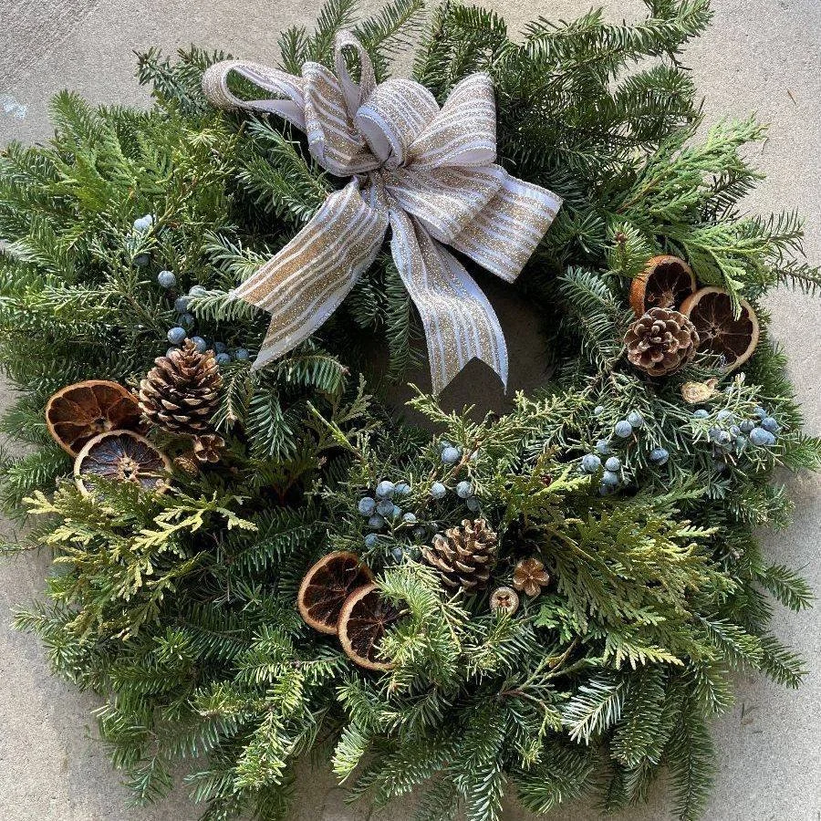 Advent wreaths and holiday decorations for sale! 🎄✨
Our Parent Council and amazing team of volunteers have been busy creating beautiful, handcrafted wreaths and decorations. Order now to get yours before the Advent season begins!

Wreaths and crafts
