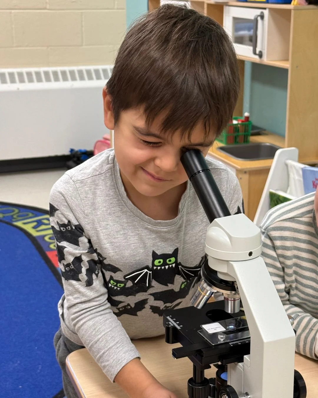Early scientific exploration in action 🌱🔬

Our Kindergarteners got to try out using microscopes and took a closer look at natural materials, tiny organisms, and objects from their everyday world - what a great way to introduce the world of biology 