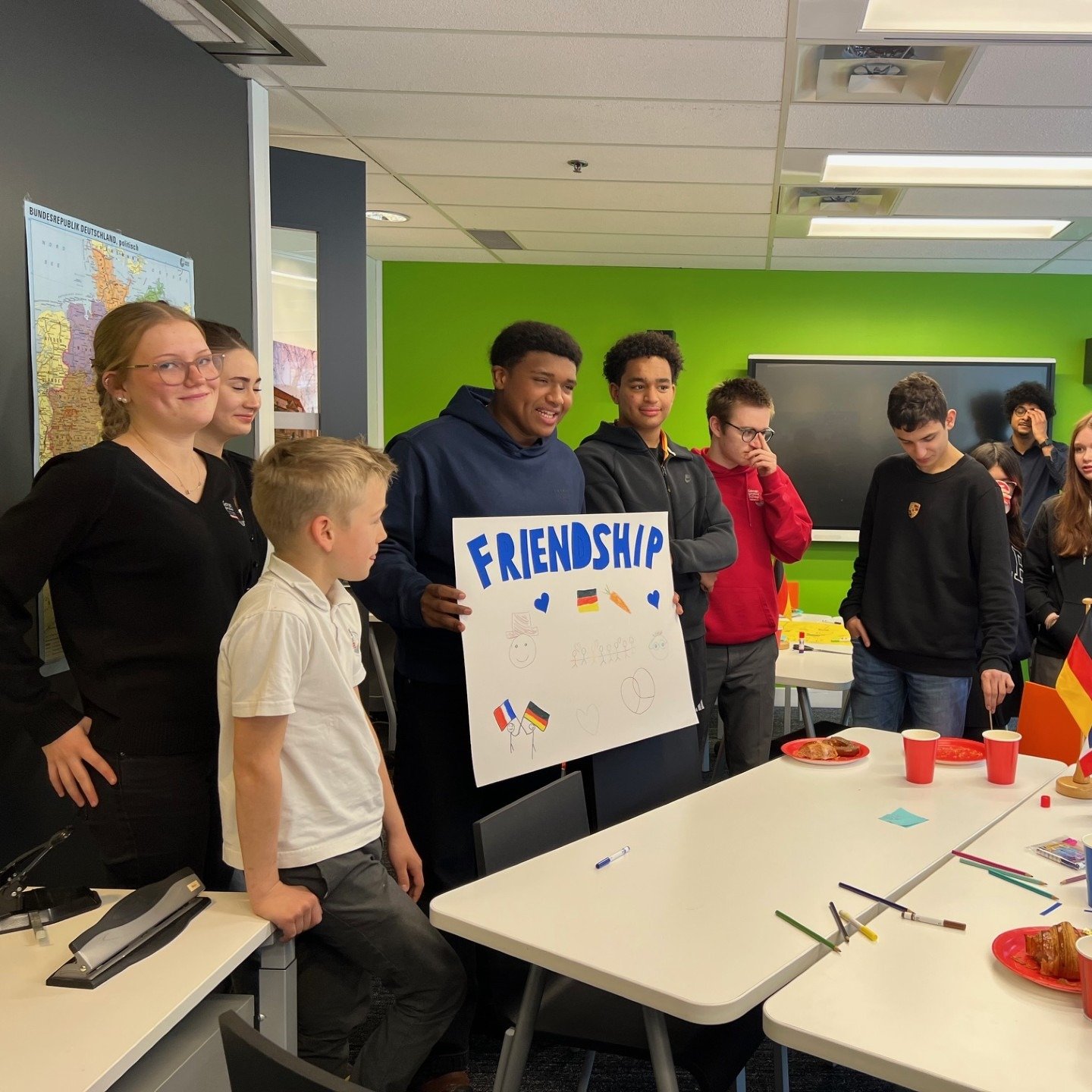 Yesterday we celebrated Franco-German Friendship Day! Thank you to the German Consulate General Toronto @germanyintoronto for inviting GIST students to meet and celebrate alongside the Consulate of France in Toronto @francetoronto and students of the