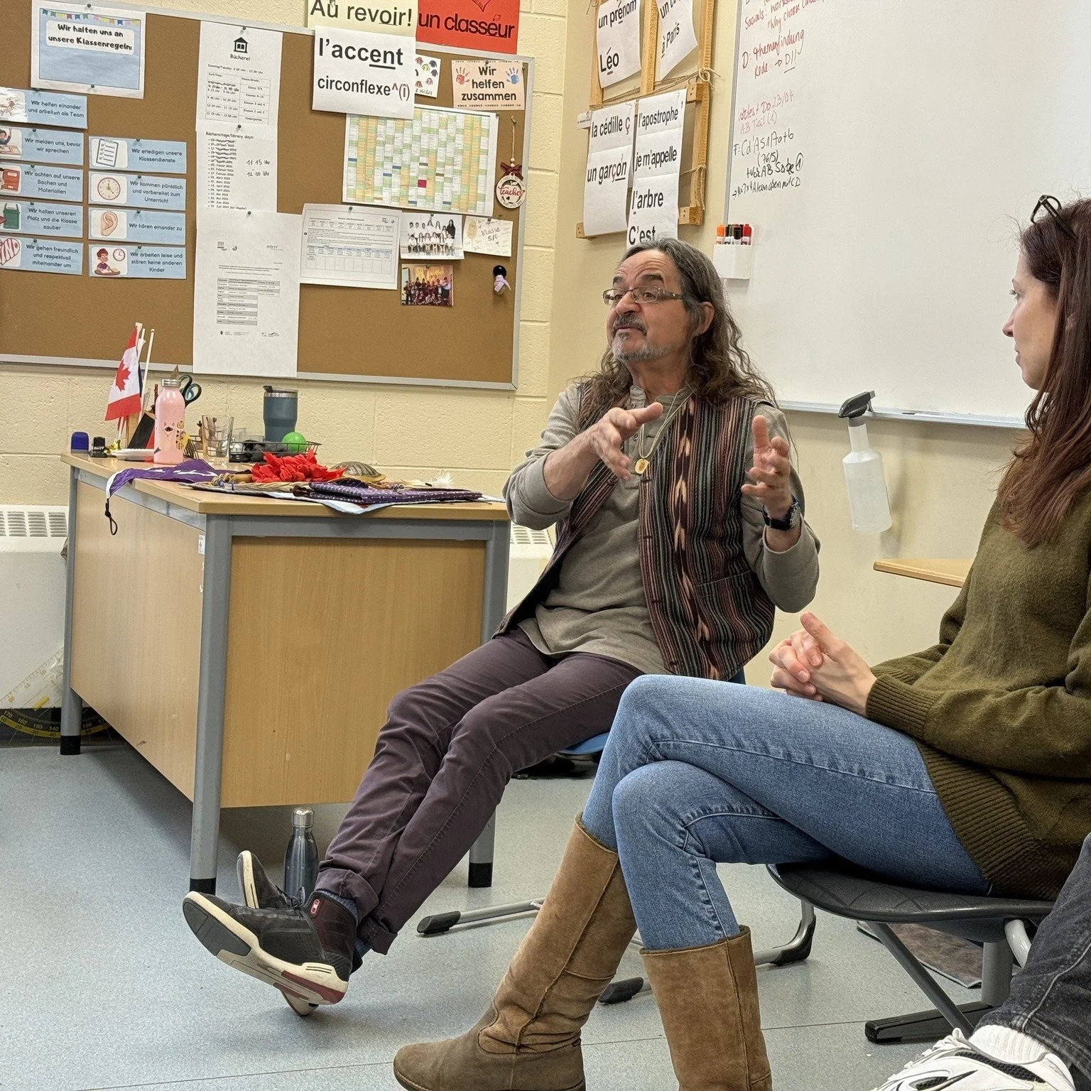 Last week, Elder Cat Criger (Cayuga Nation) visited our Grade 5/6 German class to share the importance of oral storytelling in his culture. Students were very engaged, asking questions and learning more about Indigenous perspectives and traditions in