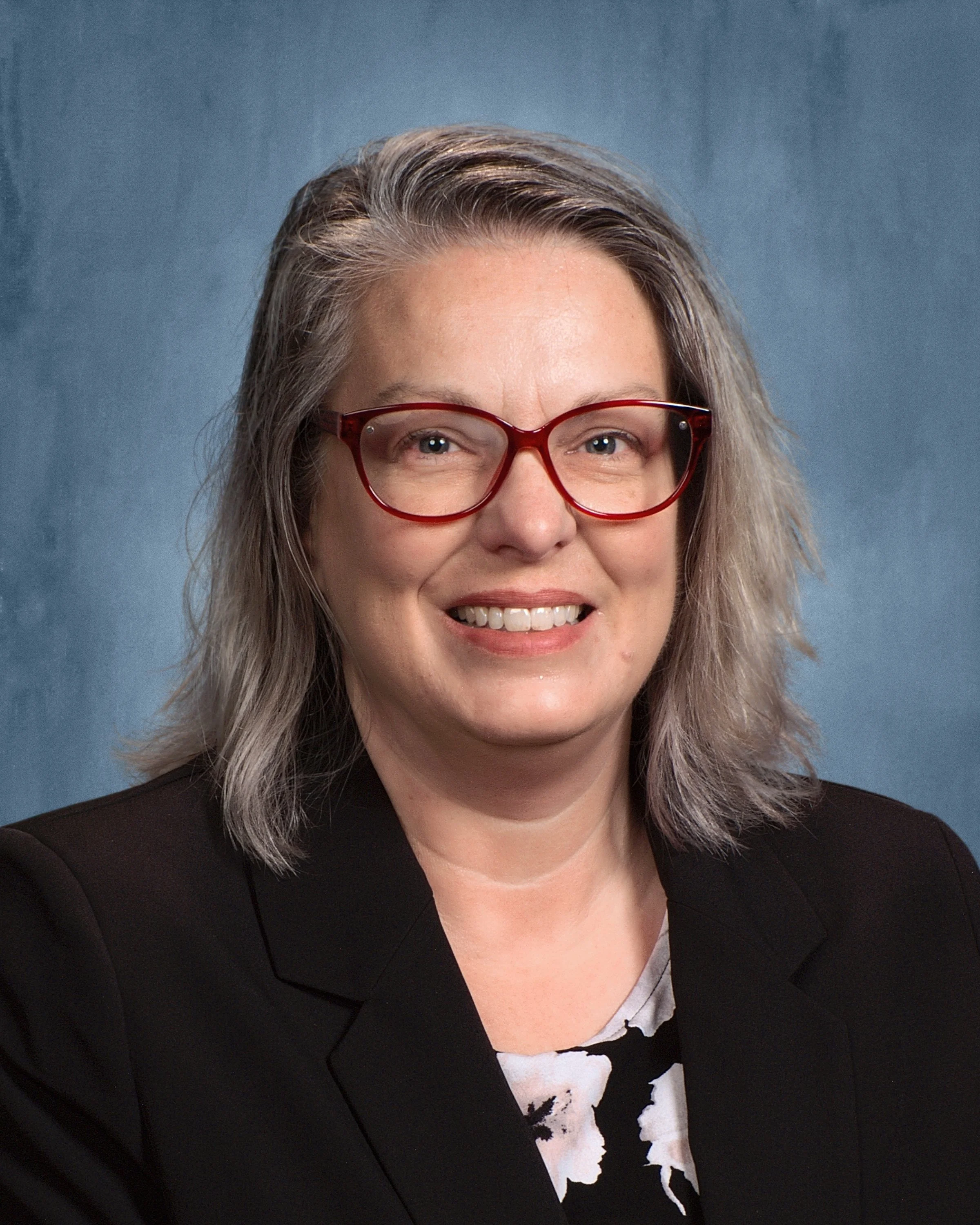 Headshot - Robin Perry.JPG