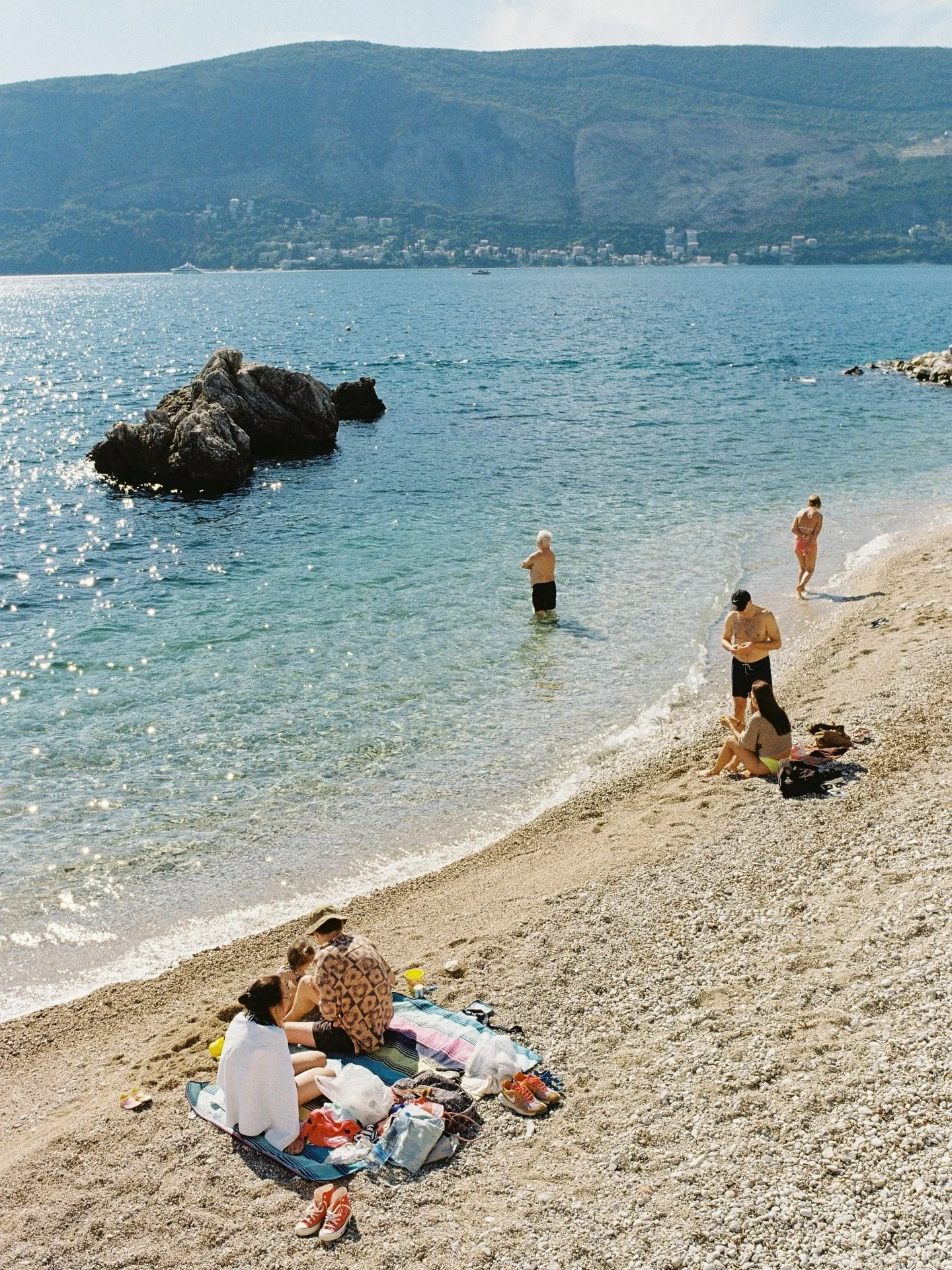 Postcards from Montenegro 🇲🇪 

📍Herceg-Novi, Montenegro
🎞️ Kodak Gold 200
📸 Canon EOS 300X

#travelphotography #montenegro #visitmontenegro #montenegroonfilm #filmtravelphotography #analogphotographer #filmphotographer #kodakgold200 #canoneos300