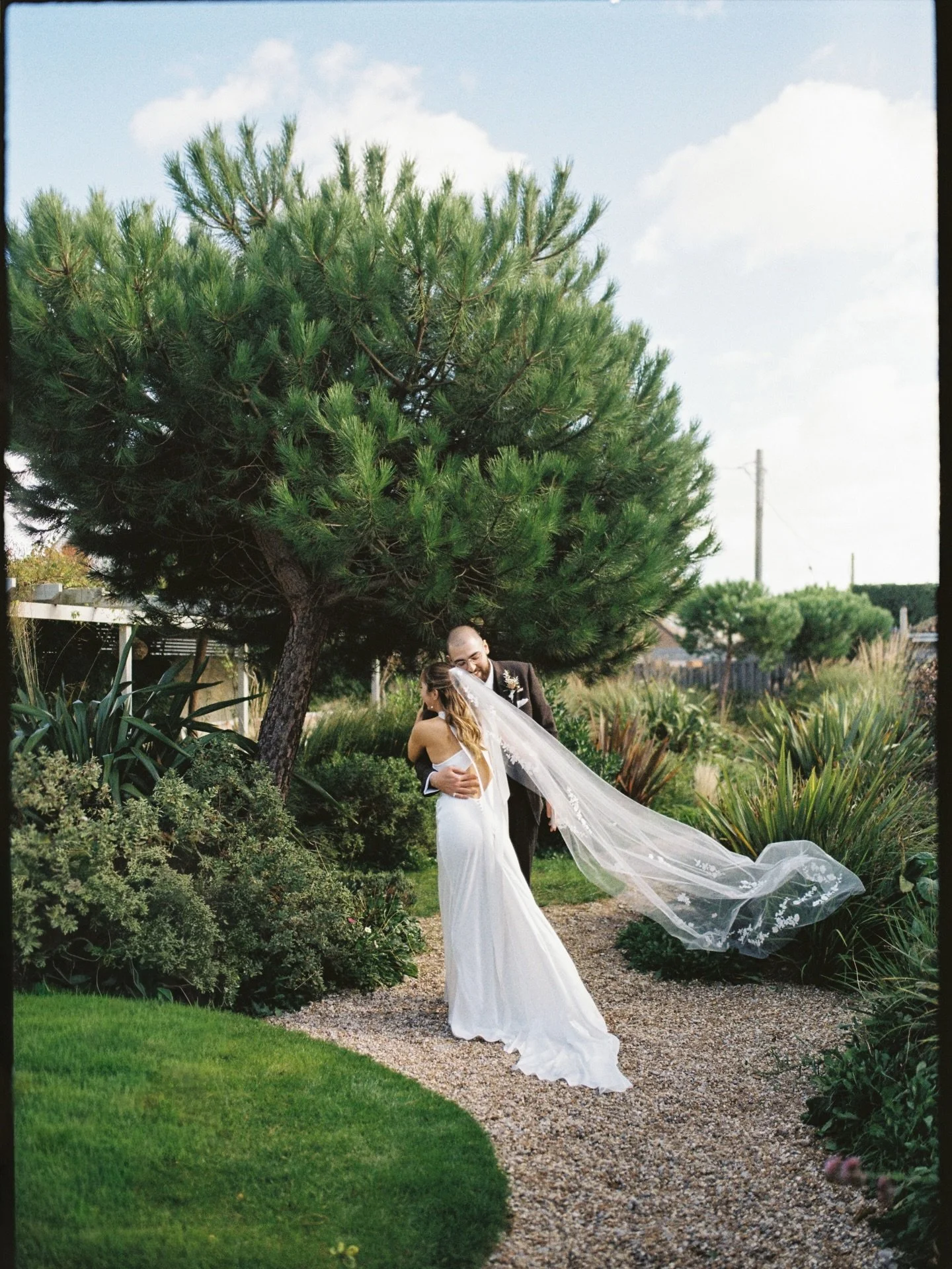 Vows in the secret garden, captured on 35mm and 120 film.

Venue @thegallivant 
Bride @grace_loves_lace @reformation @sixstories 
Groom @casualfitters 
Videographer @emmylou.kelly 
Florist @littleflower_florist 
HMUA @joannehook_mua 
Cake @paddycakes