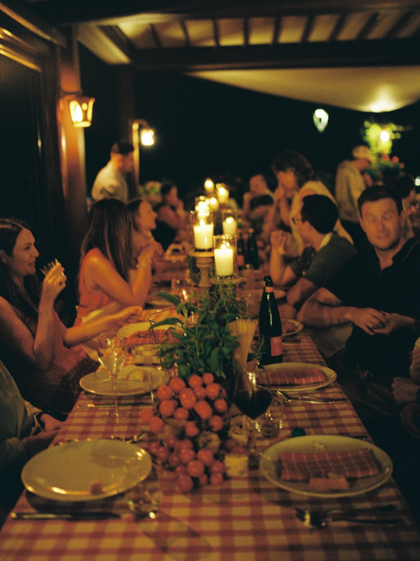 Such a fun welcome event activity before a wedding in the Amalfi coast, learning to make real pizza napoletana at the @michelinguide featured @trattoriadalorenzo in Scala 🍕

Venue @trattoriadalorenzo 
Wedding planner @wedplace.it 

 #italyfilmweddin