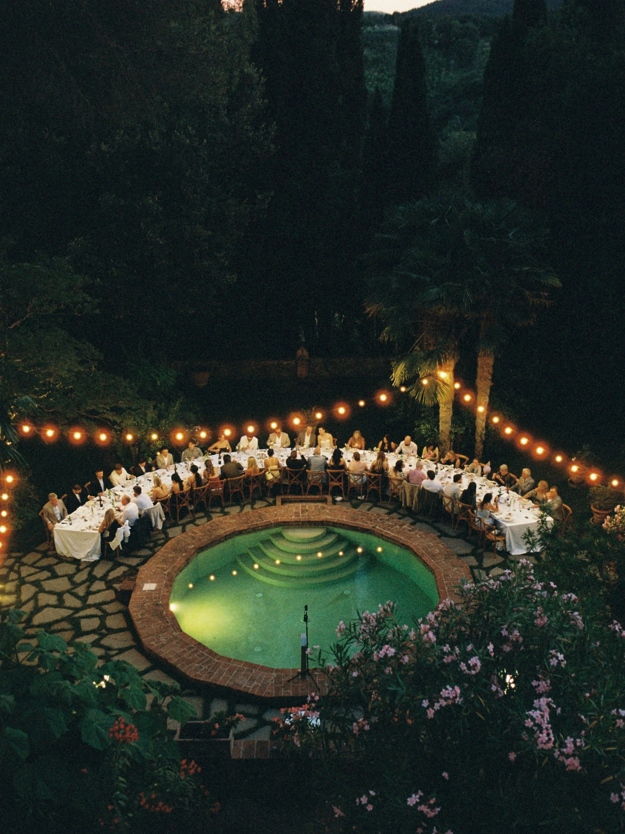 It was a joy to return to Villa Castelleto to capture this dreamy wedding for my couple from Canada 🤍

Venue @villacastelletto_ 
Gown @verawangbride vintage via @shopgossamer 
Heels @dior 
Catering @gastronomiaglicine 
DJ @betto.dj 

#tuscanyfilmwed