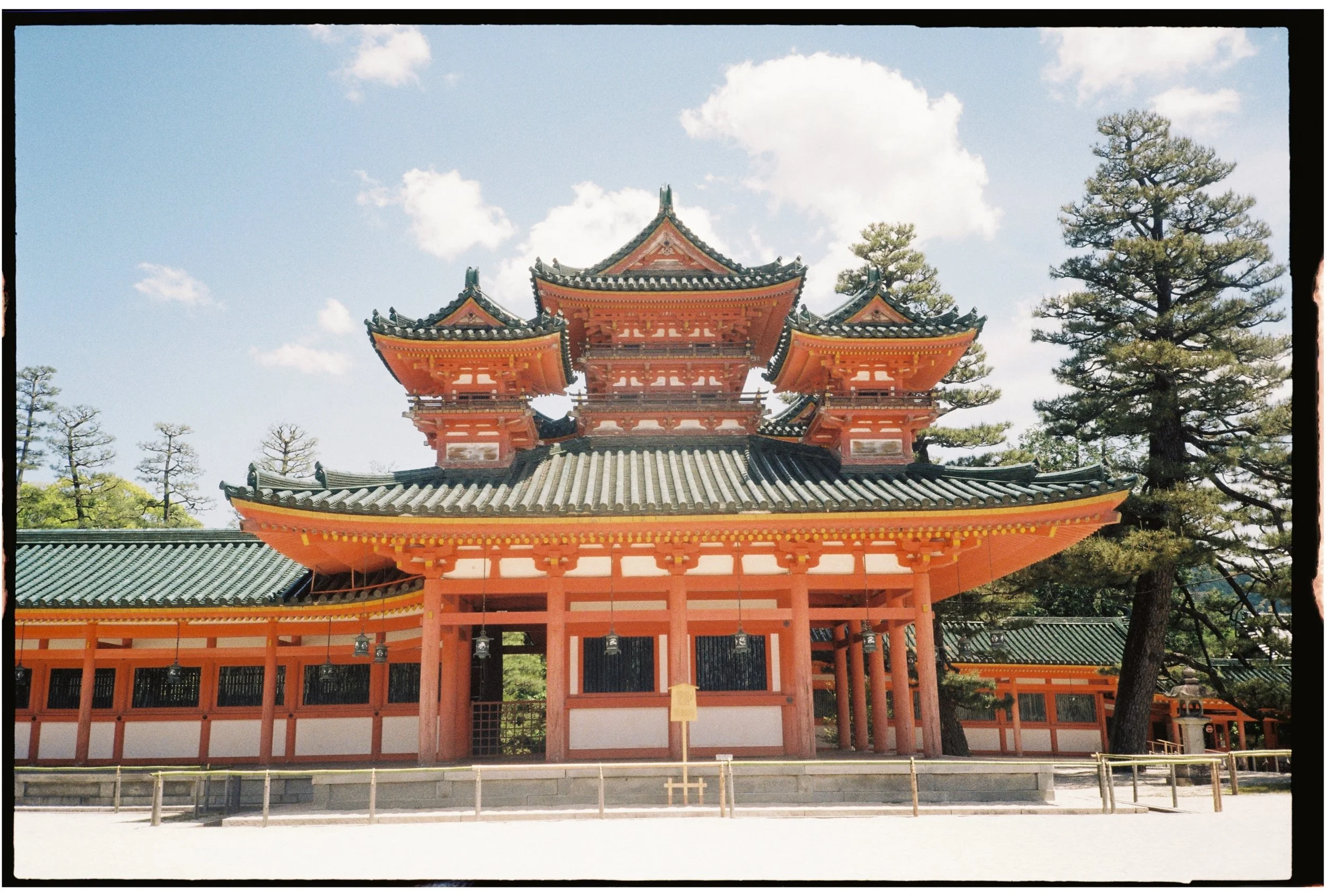 More frames from Kyoto&rsquo;s temples and gardens

Kodak Gold 200 | Olympus Mju II

#kyotoonfilm #japanonfilm #madewithkodak #olympusmjuii #kodakgold200