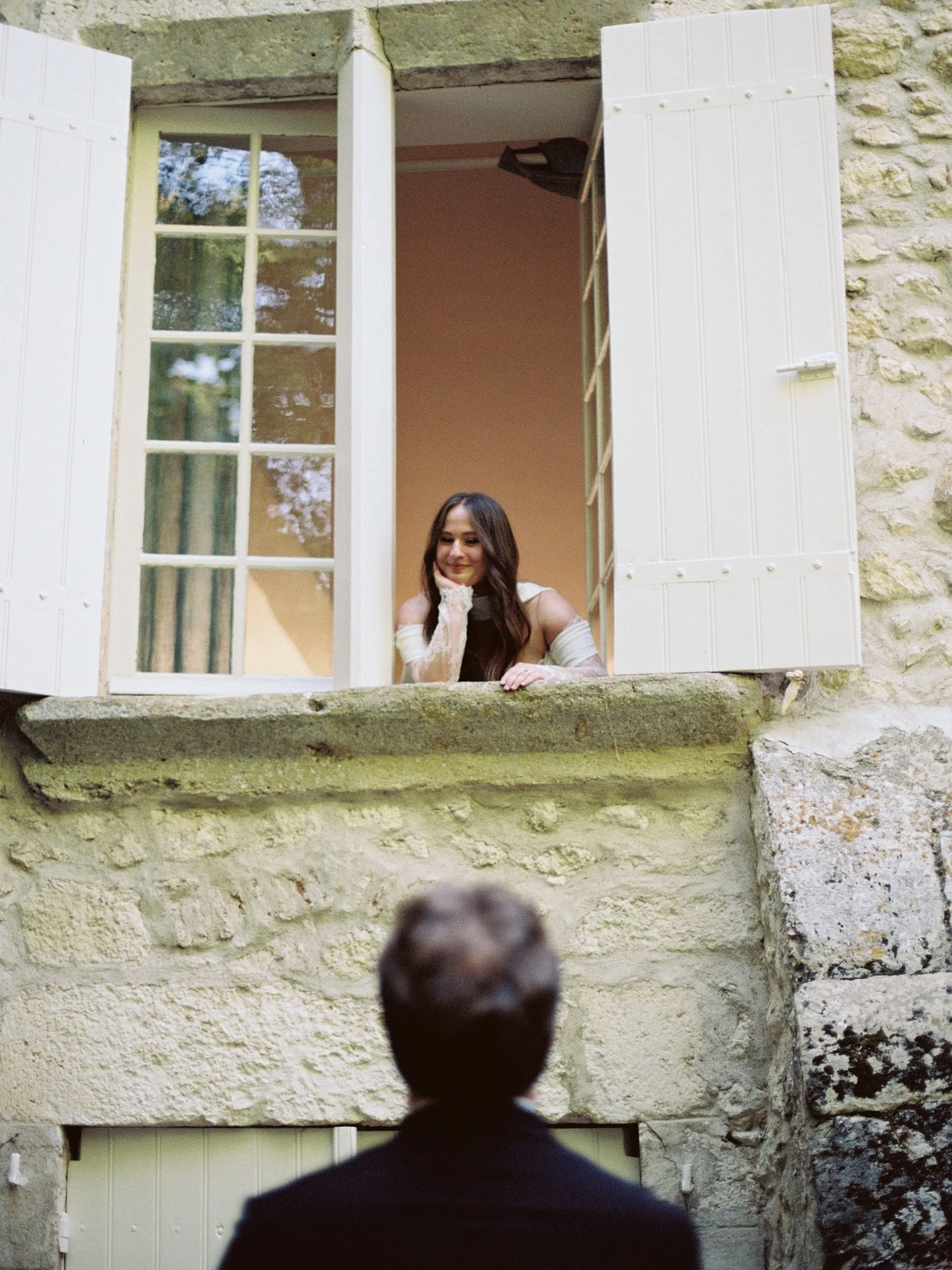 An intimate wedding in Dordogne for this Aussie couple and their closest loved ones, between great French cuisine and sun-kissed views of the chateau and the surrounding countryside.

#franceweddingphotographer #francefilmweddingphotographer #dordogn