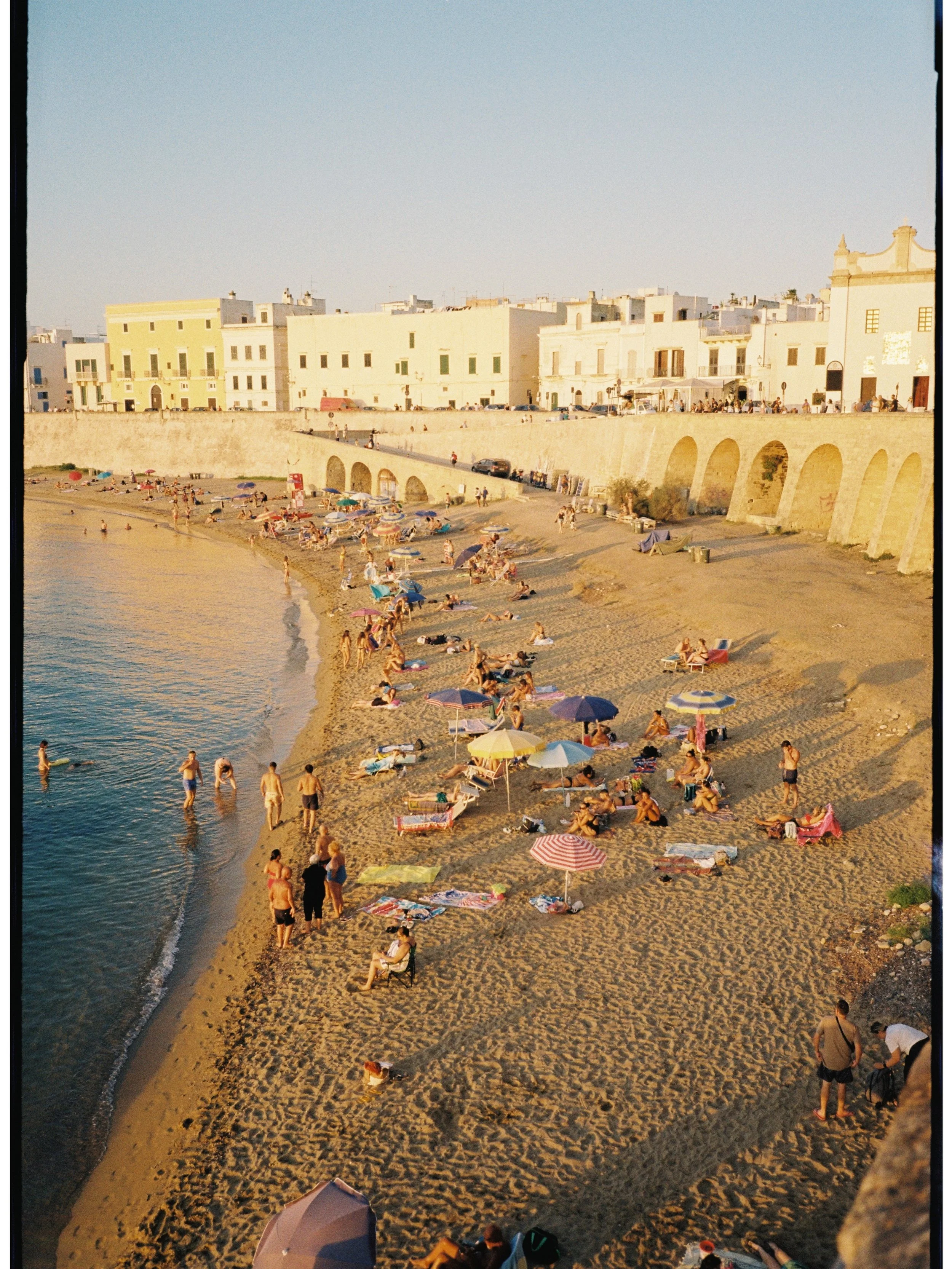 Early September in Gallipoli ⛱️

Kodak Gold 200 | Olympus Mju II

#kodakgold200 #olympusmjuii #italyonfilm #gallipoli #puglia