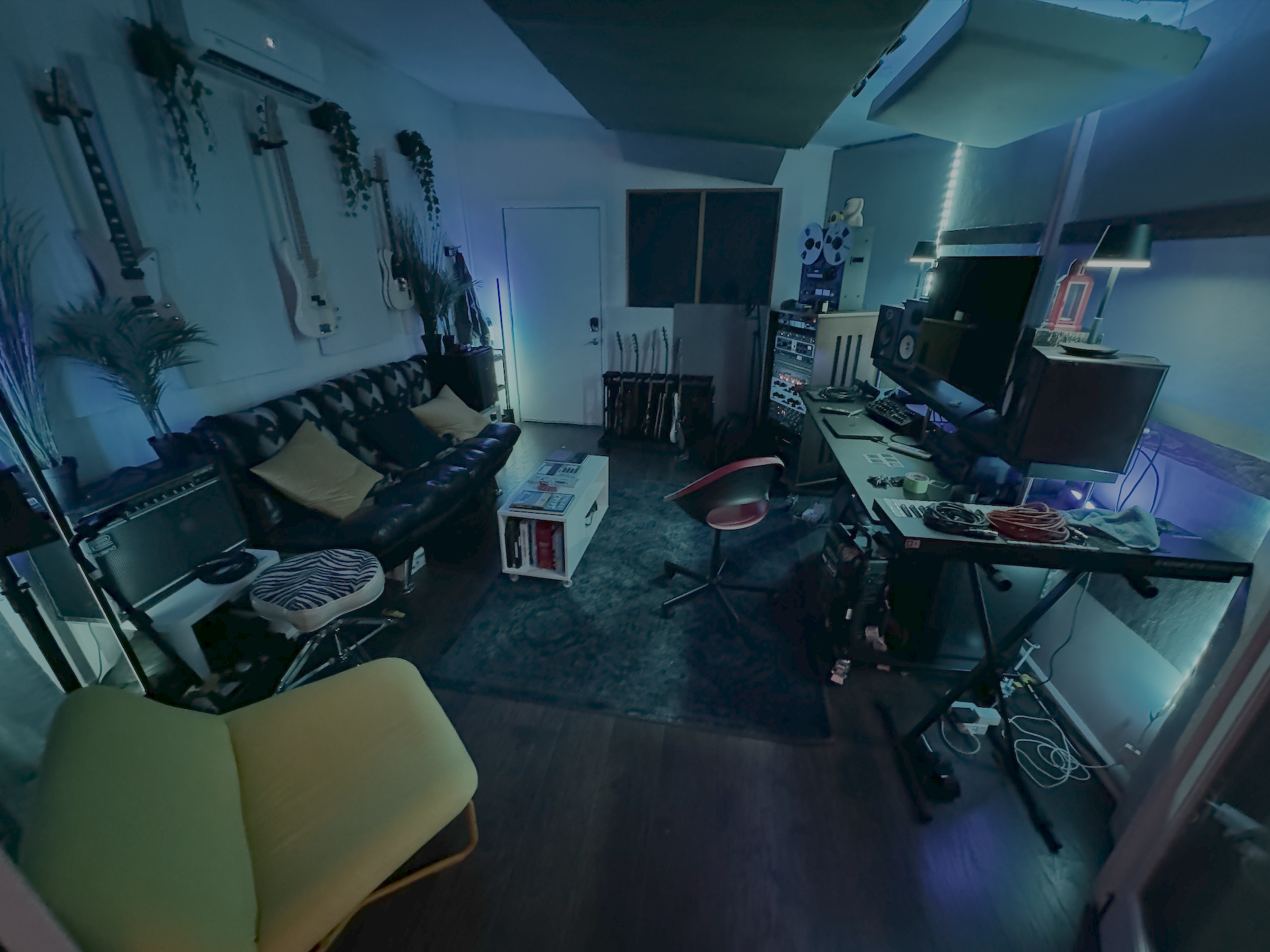 MAINROOM.png