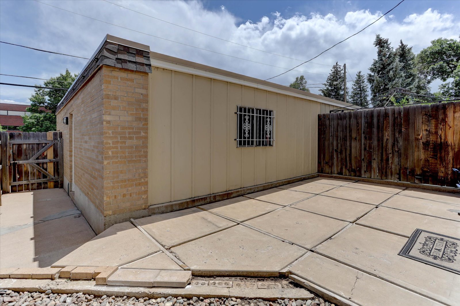 24-815 S Youngfiled Court-25.jpg